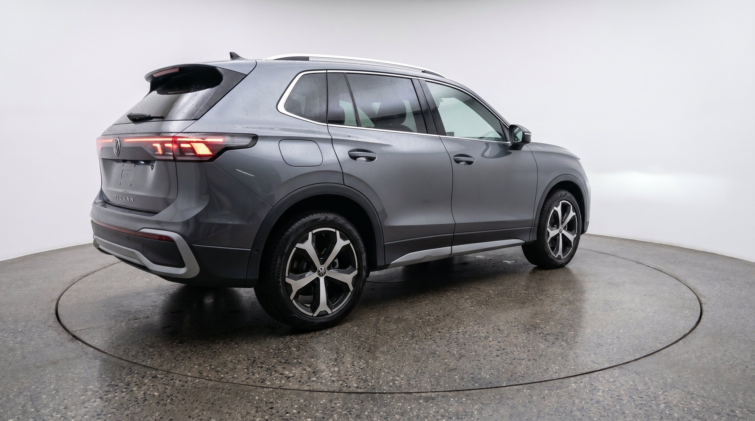 Thumbnail: 2026 Volkswagen Tiguan - 9
