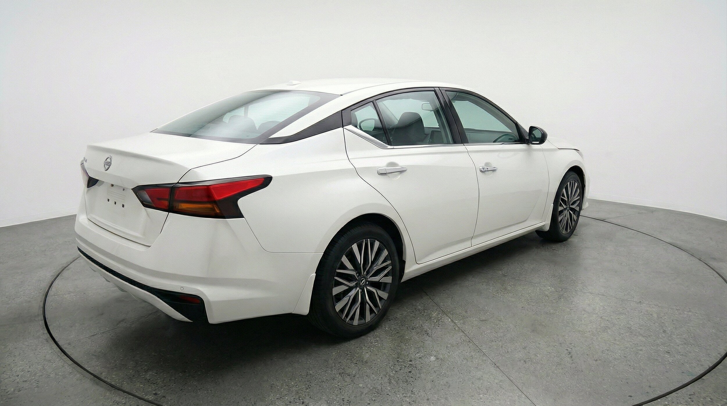 Thumbnail: 2025 Nissan Altima - 9
