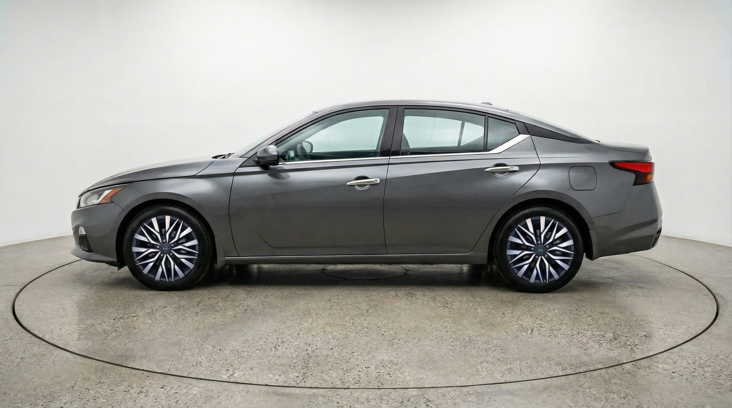 Thumbnail: 2025 Nissan Altima - 5