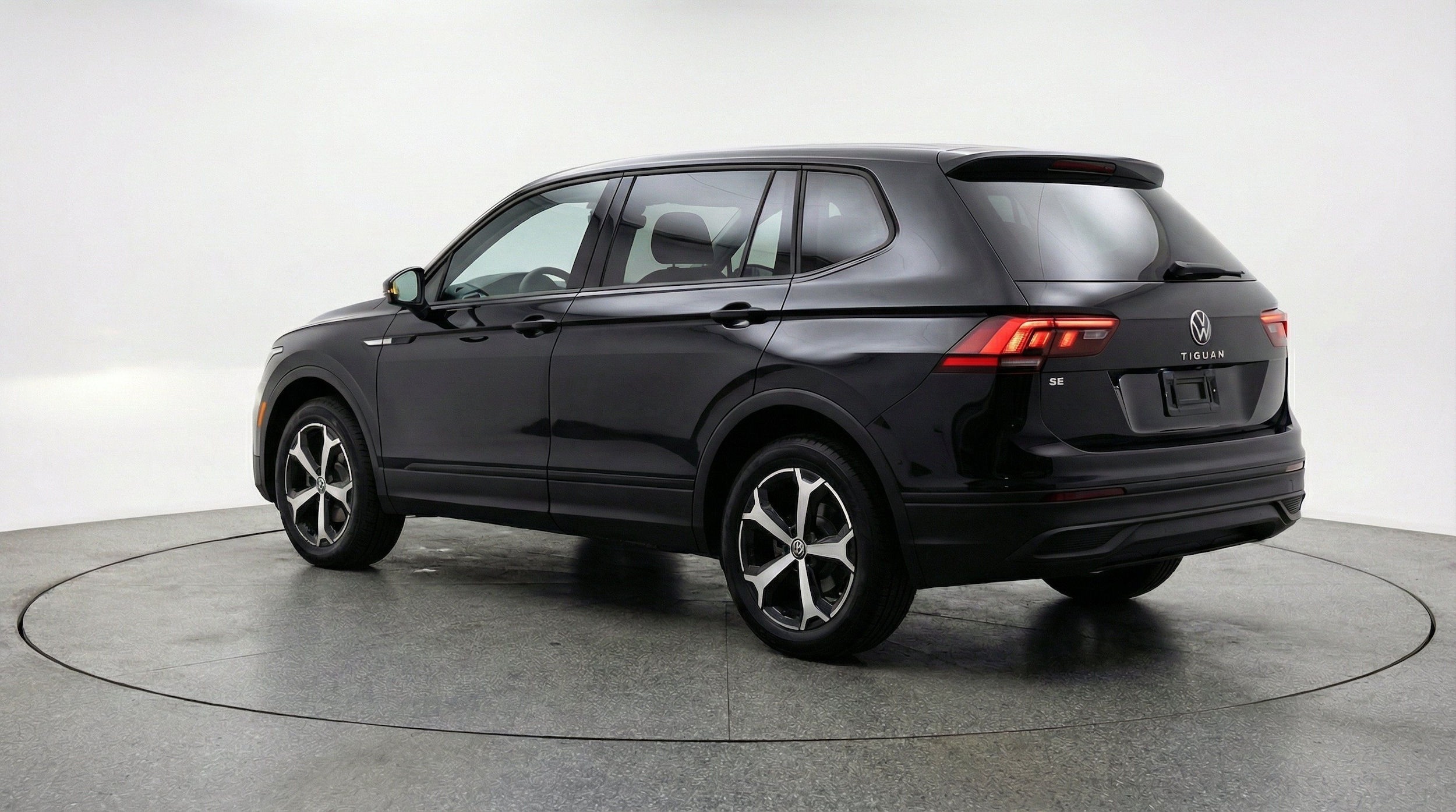 Thumbnail: 2026 Volkswagen Tiguan - 6