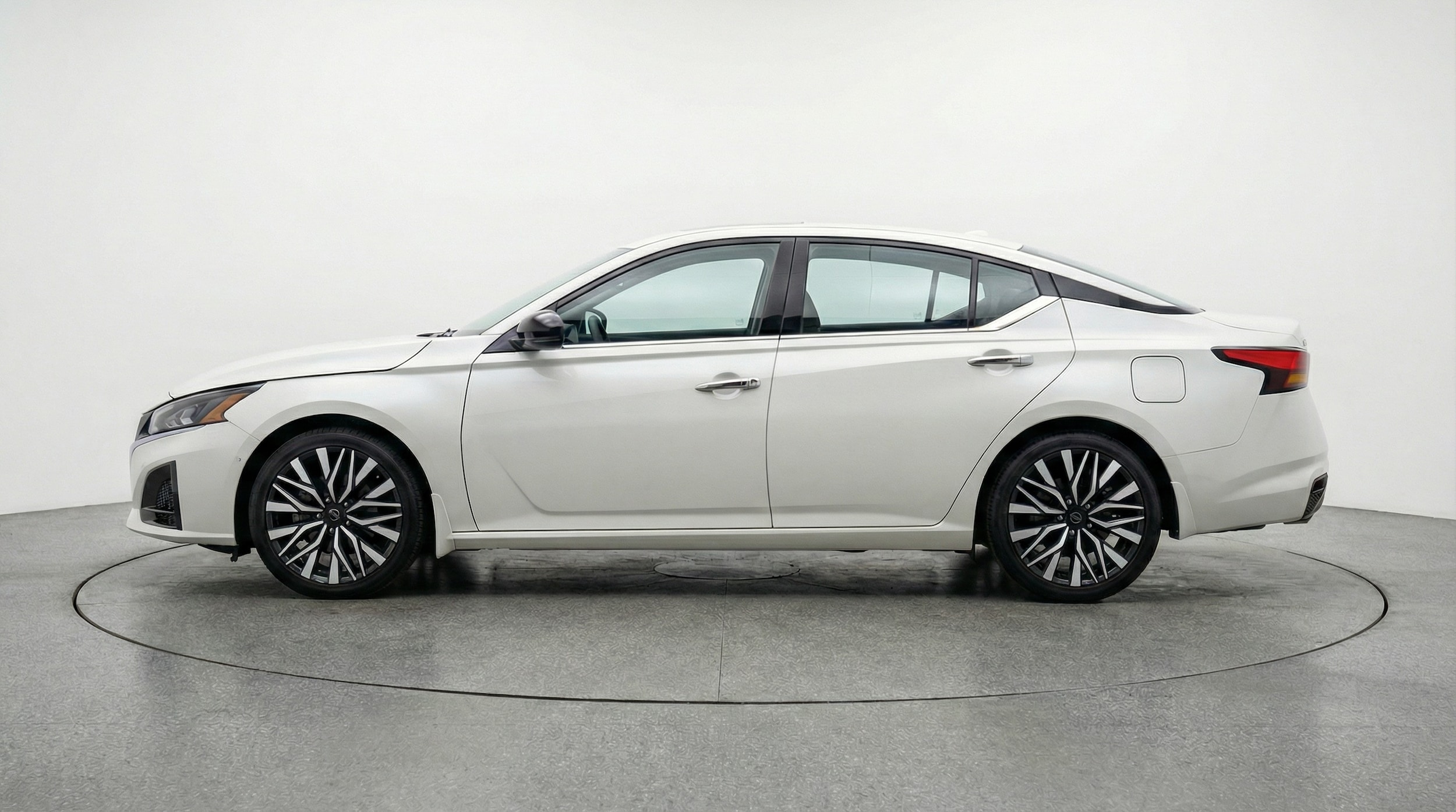 Thumbnail: 2025 Nissan Altima - 4