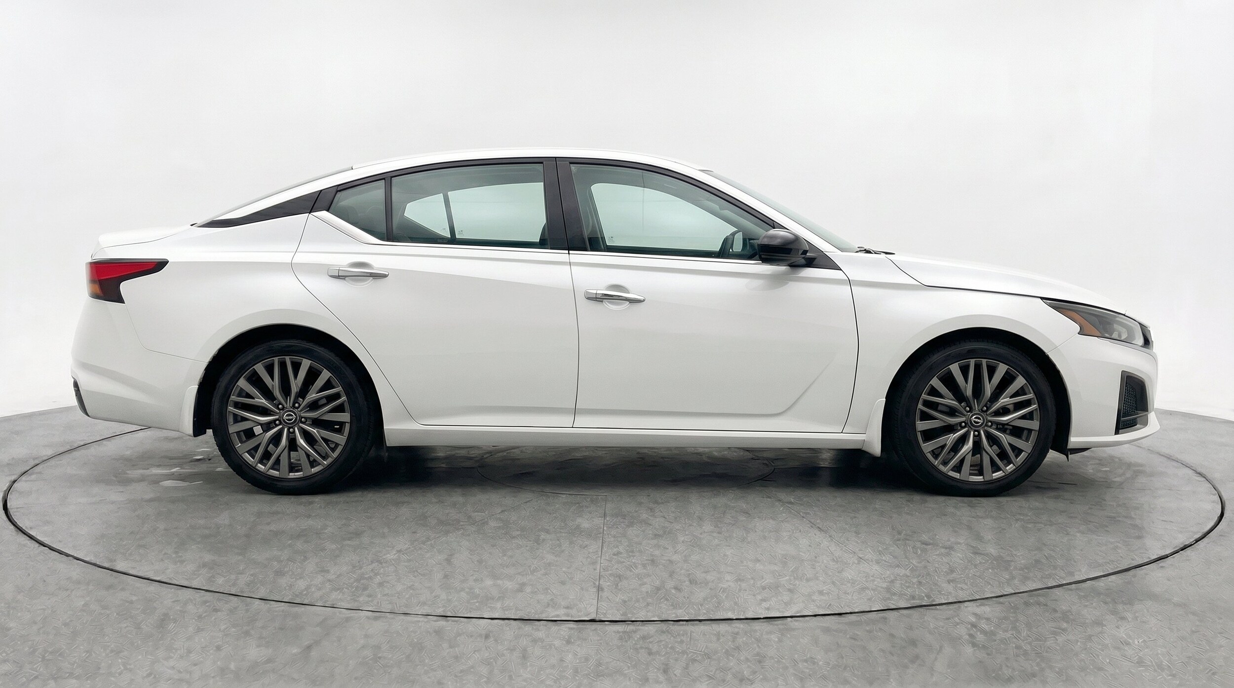 Thumbnail: 2025 Nissan Altima - 11
