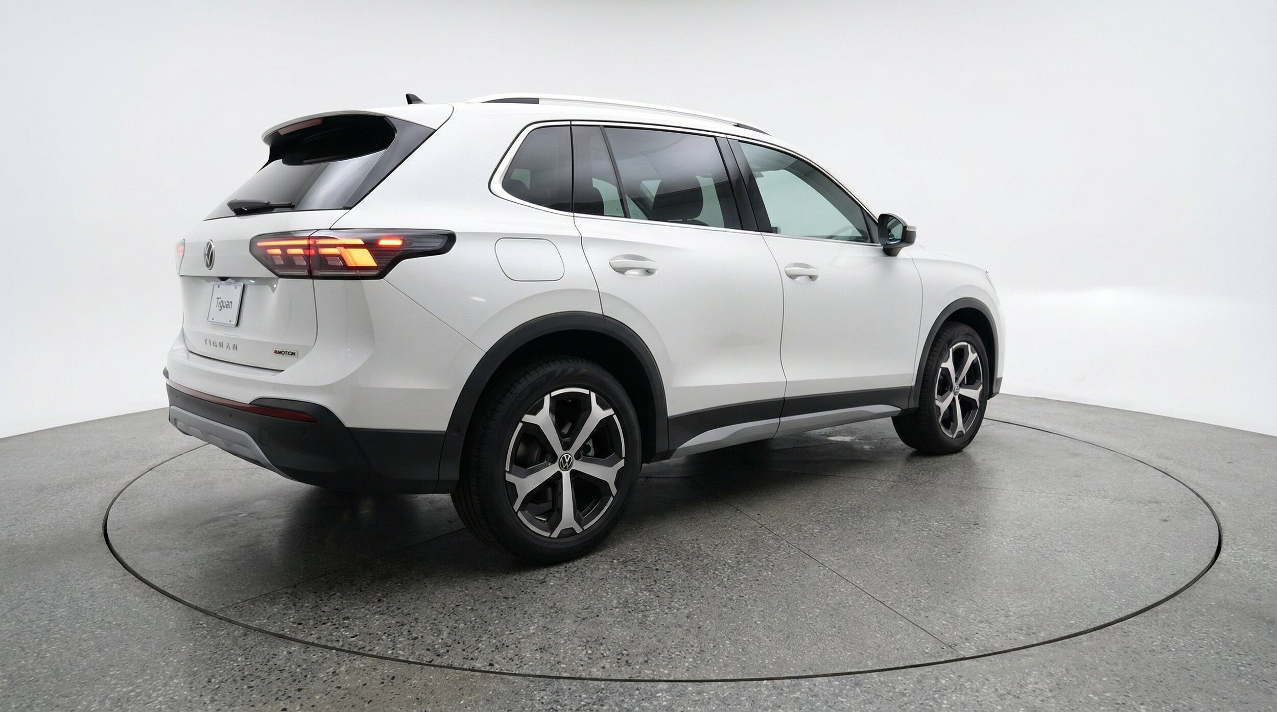 Thumbnail: 2026 Volkswagen Tiguan - 9