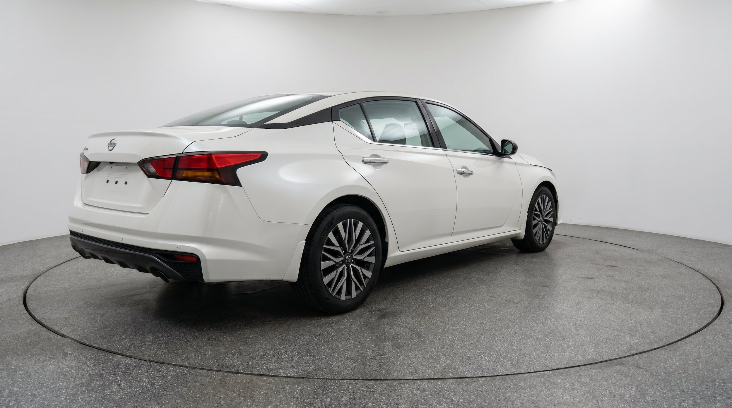 Thumbnail: 2025 Nissan Altima - 9