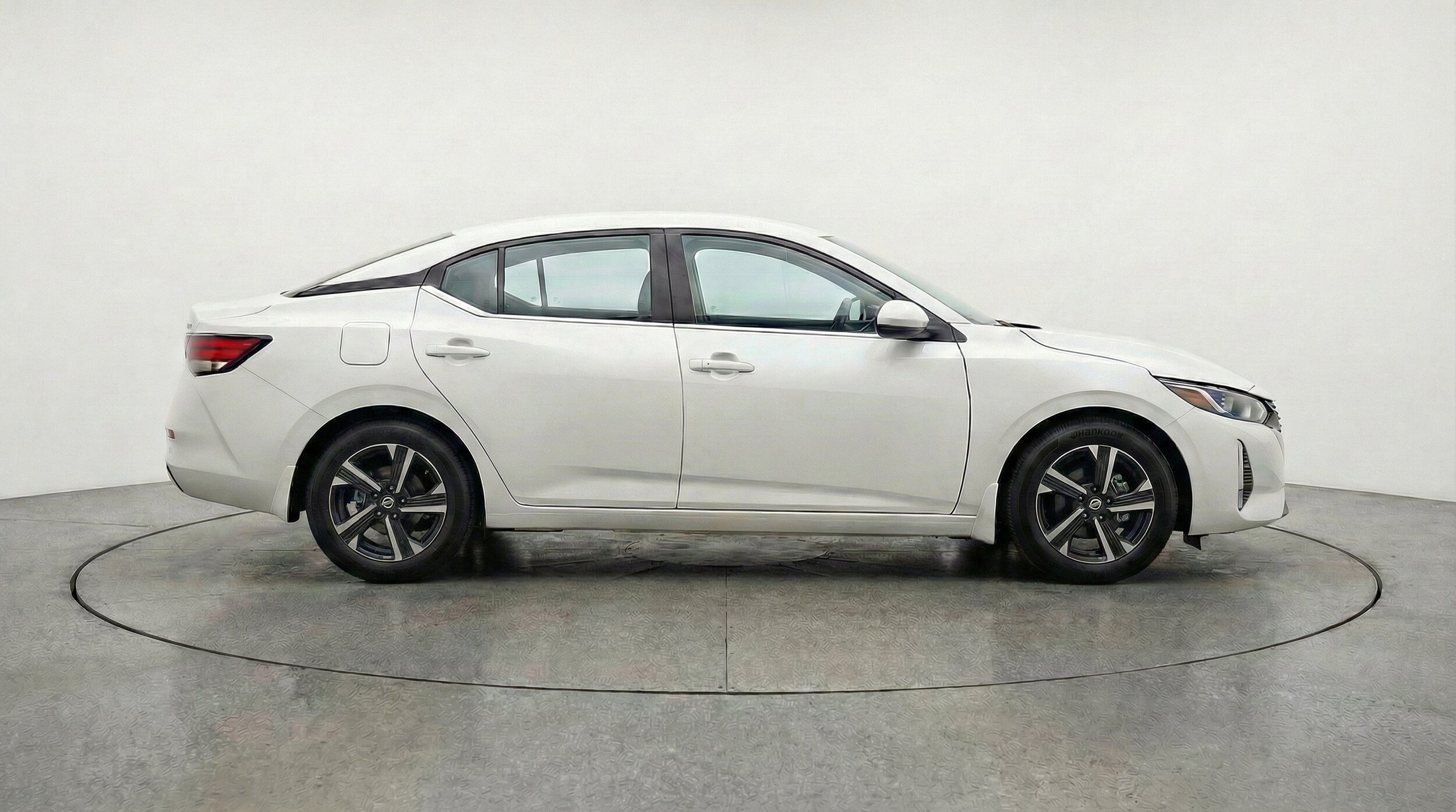 Thumbnail: 2025 Nissan Sentra - 10