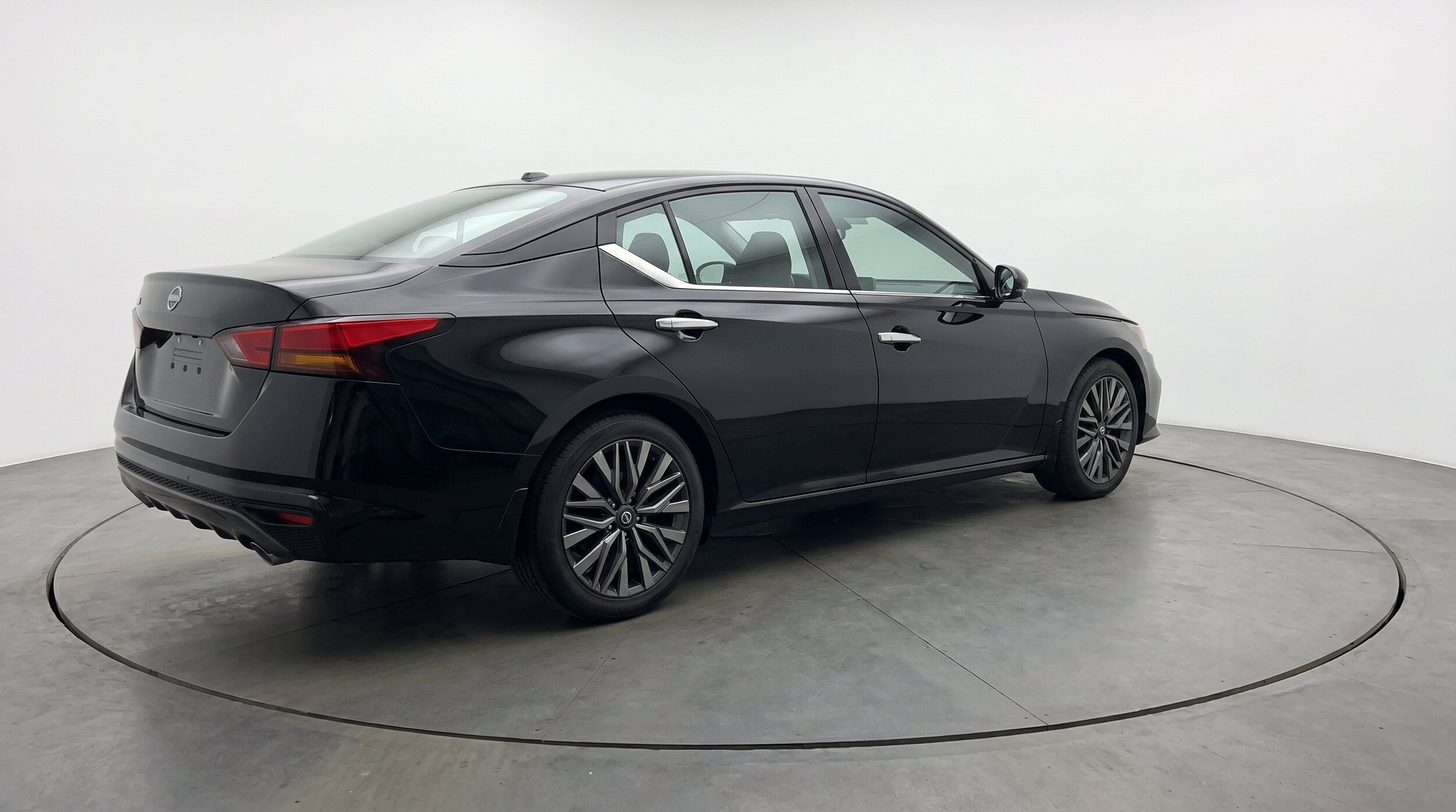 Thumbnail: 2025 Nissan Altima - 9