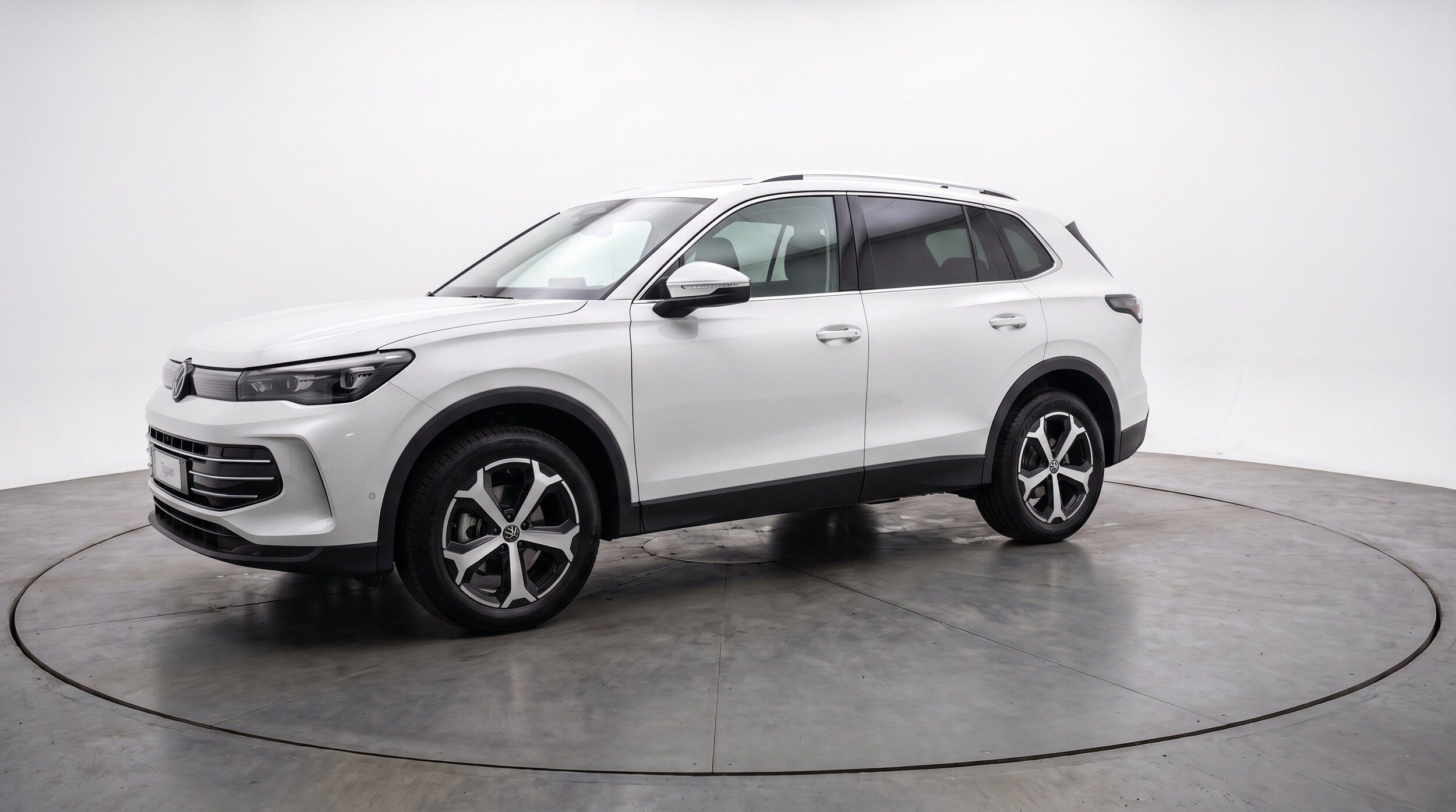 Thumbnail: 2026 Volkswagen Tiguan - 3