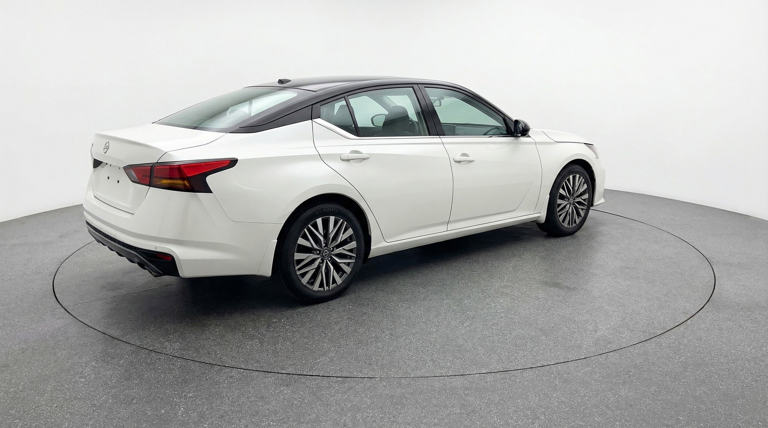 Thumbnail: 2025 Nissan Altima - 9