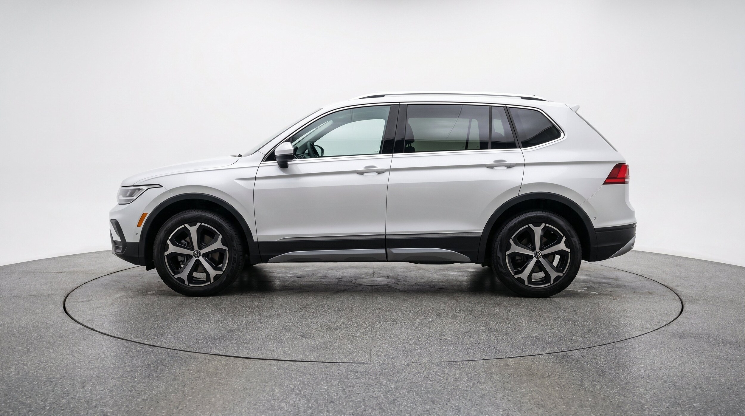 Thumbnail: 2026 Volkswagen Tiguan - 5