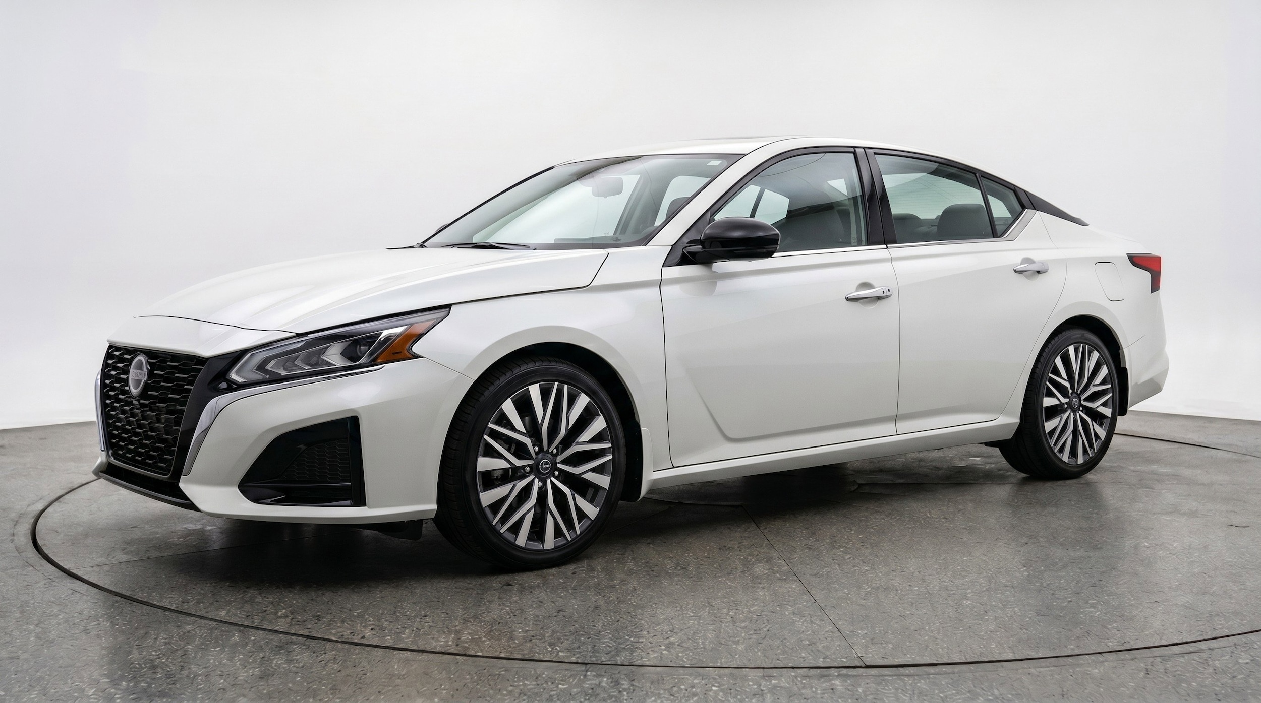 Thumbnail: 2025 Nissan Altima - 3