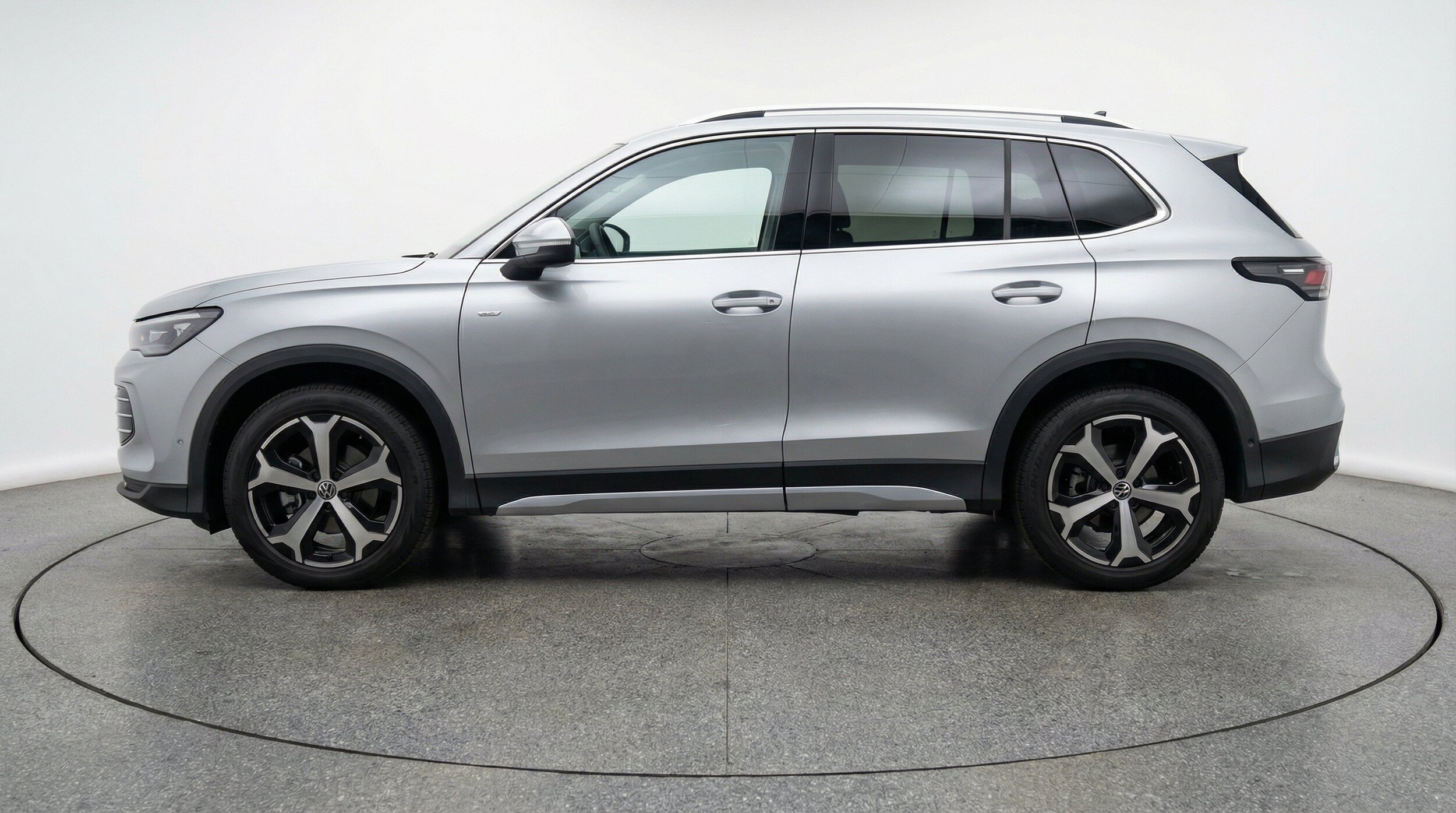 Thumbnail: 2026 Volkswagen Tiguan - 5