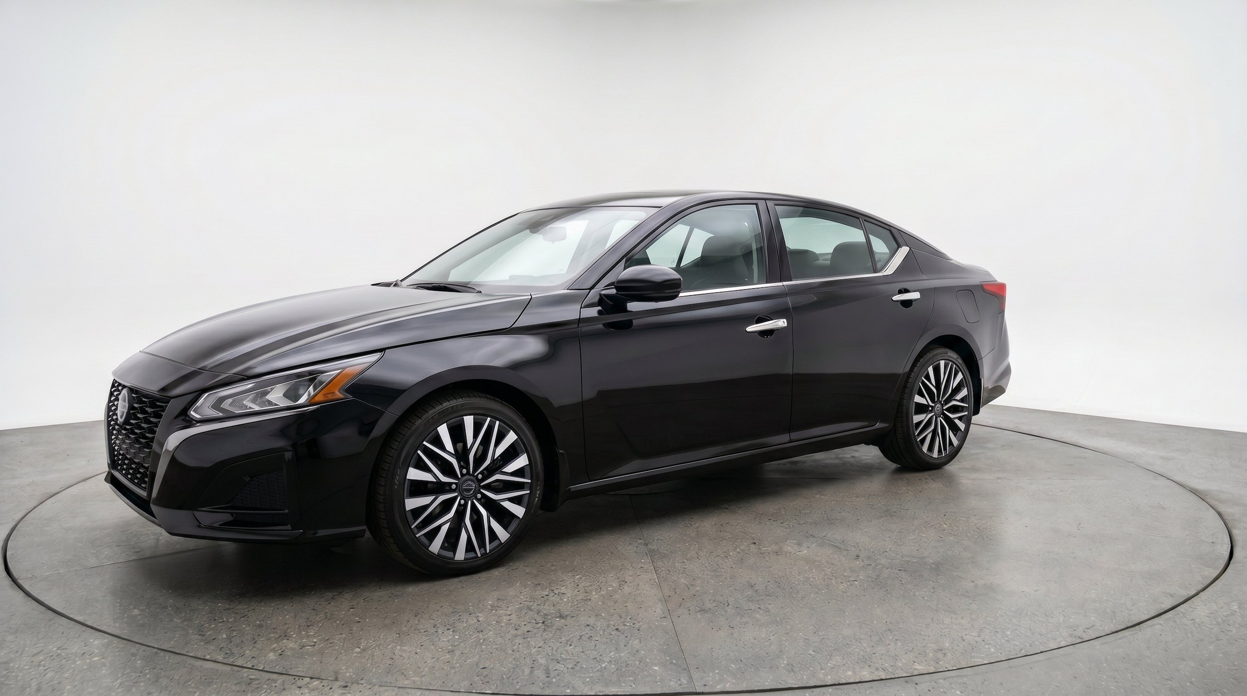 Thumbnail: 2025 Nissan Altima - 3
