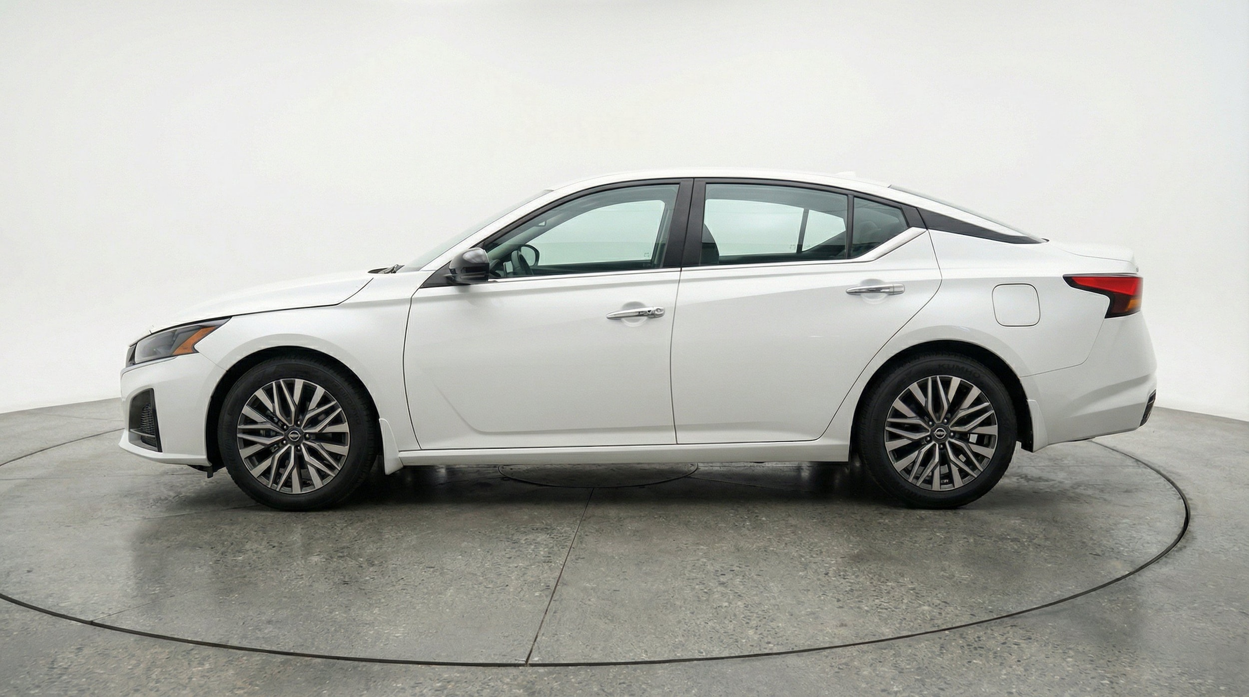 Thumbnail: 2025 Nissan Altima - 5