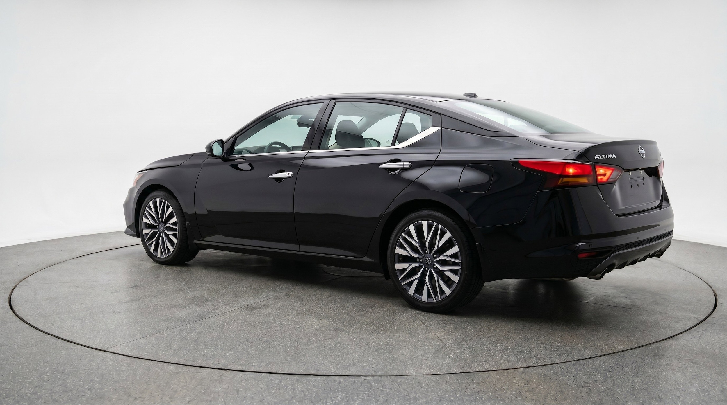 Thumbnail: 2025 Nissan Altima - 6
