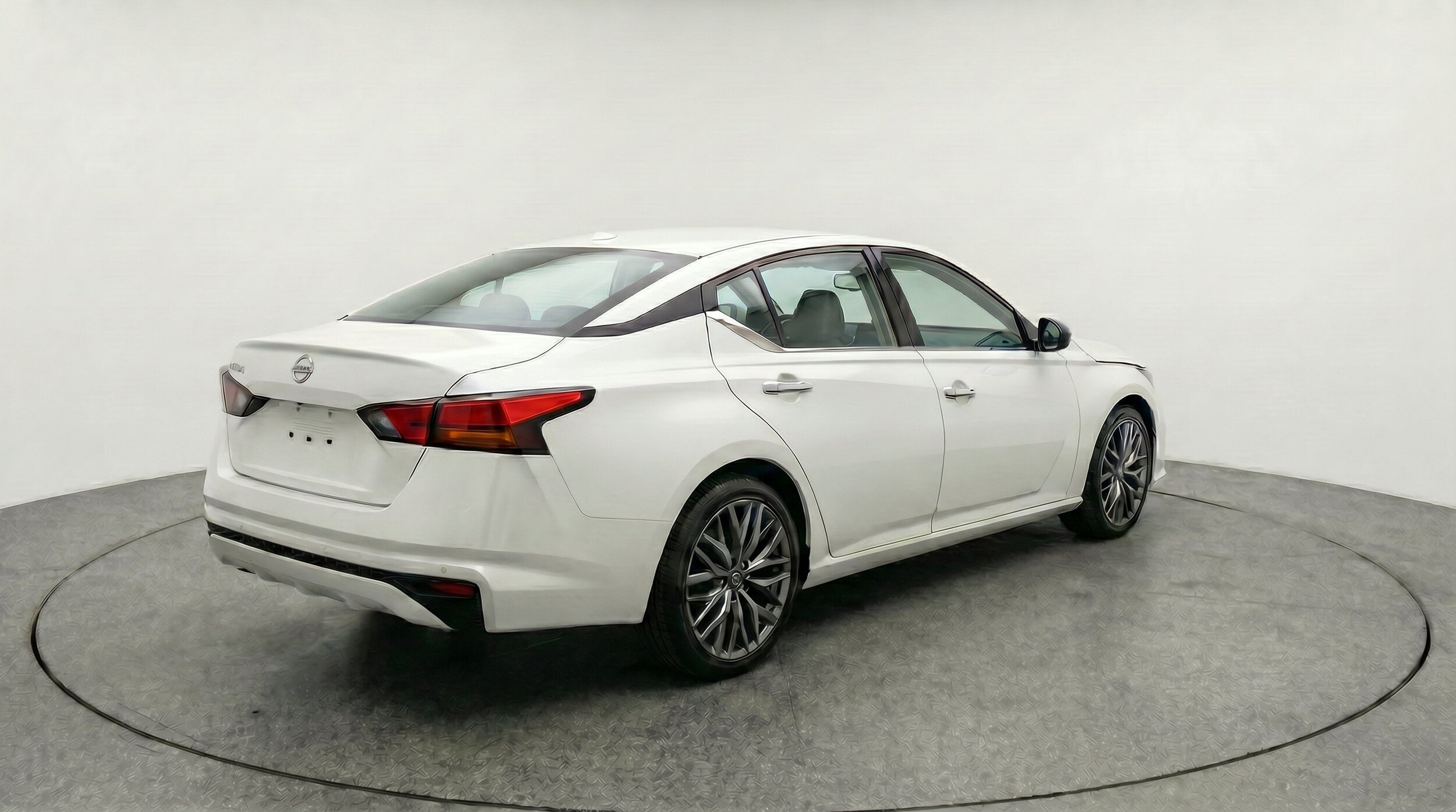 Thumbnail: 2025 Nissan Altima - 9