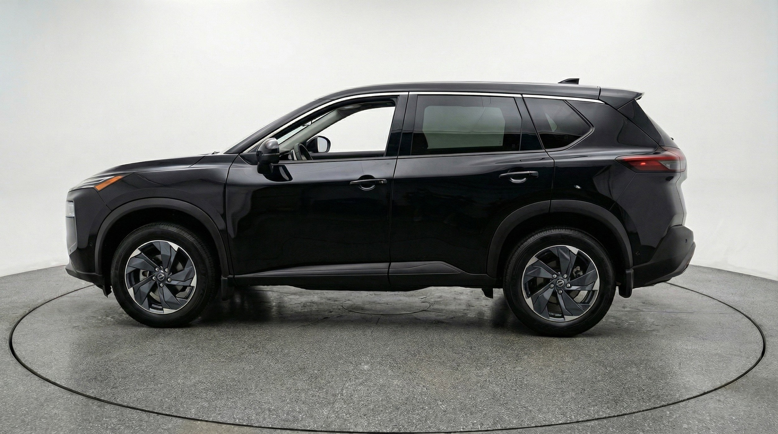 Thumbnail: 2025 Nissan Rogue - 5