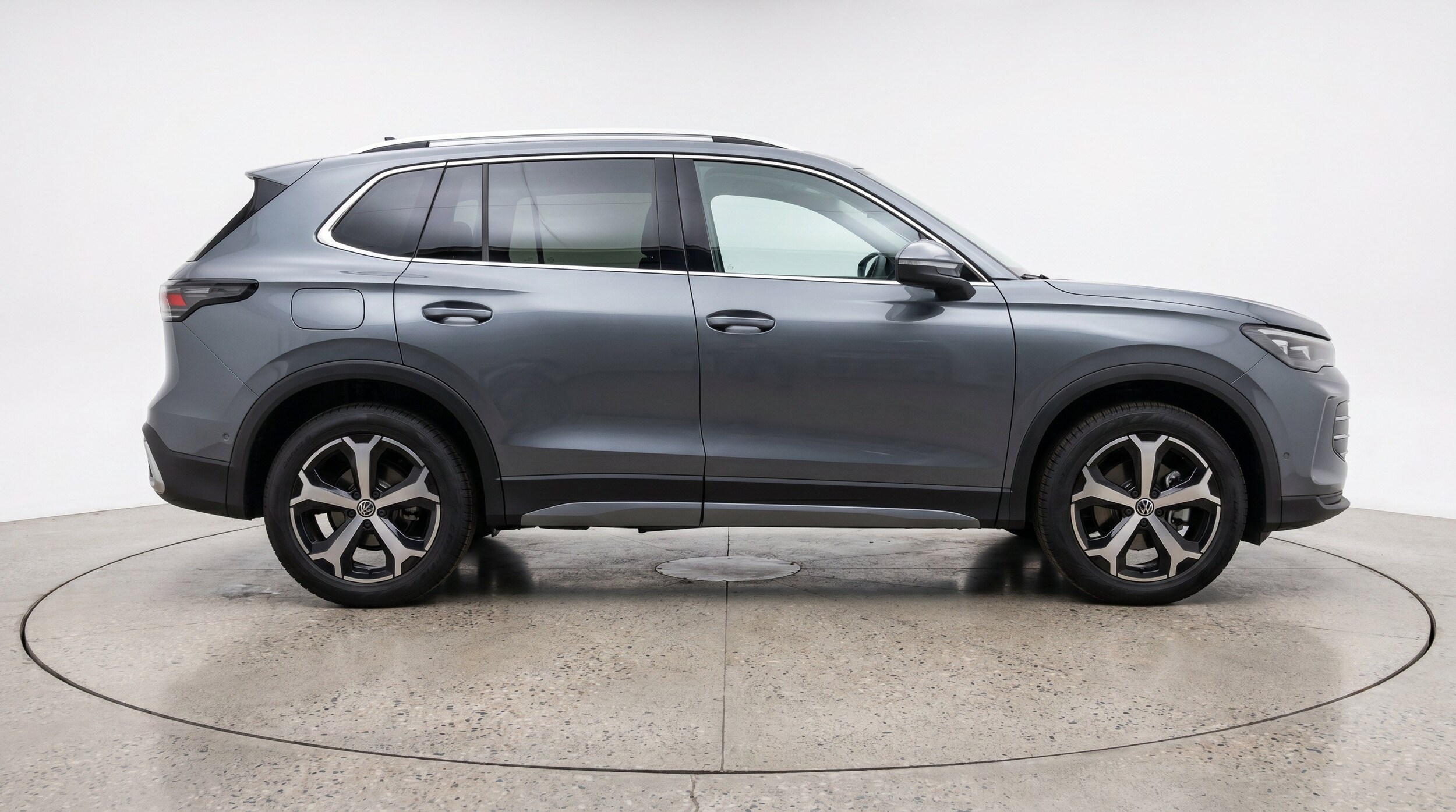 Thumbnail: 2026 Volkswagen Tiguan - 11