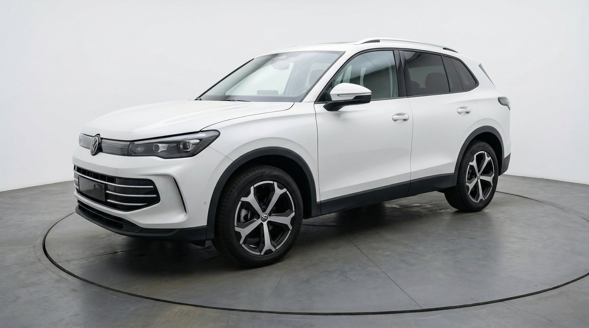 Thumbnail: 2026 Volkswagen Tiguan - 3