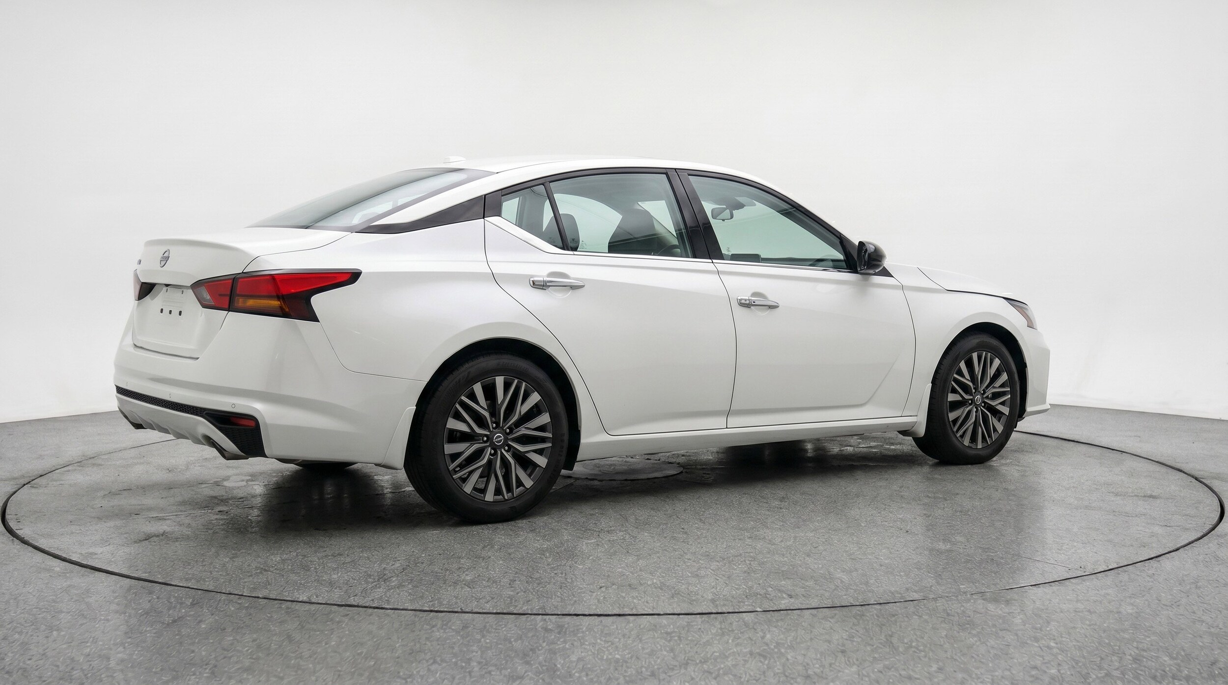 Thumbnail: 2025 Nissan Altima - 9