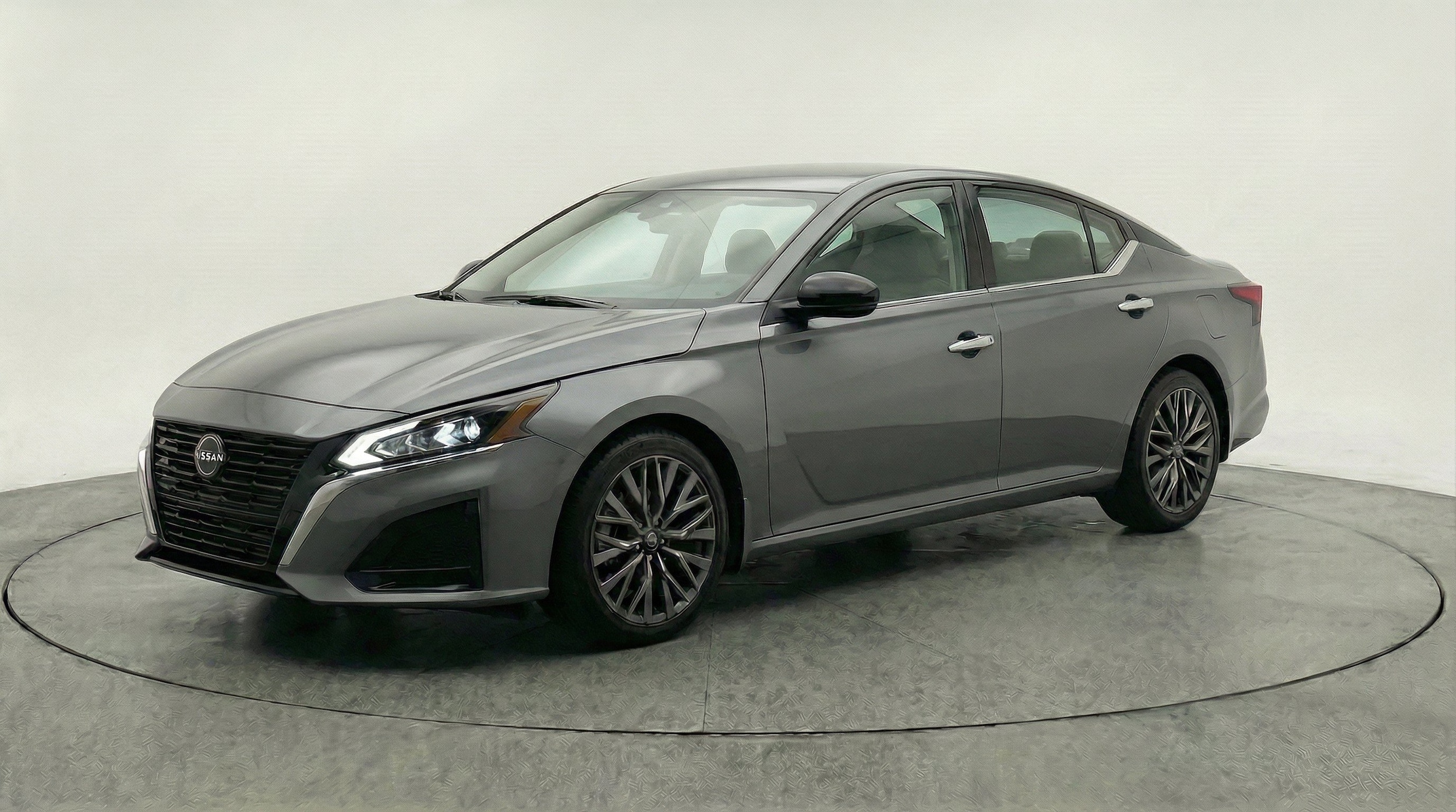 Thumbnail: 2025 Nissan Altima - 3
