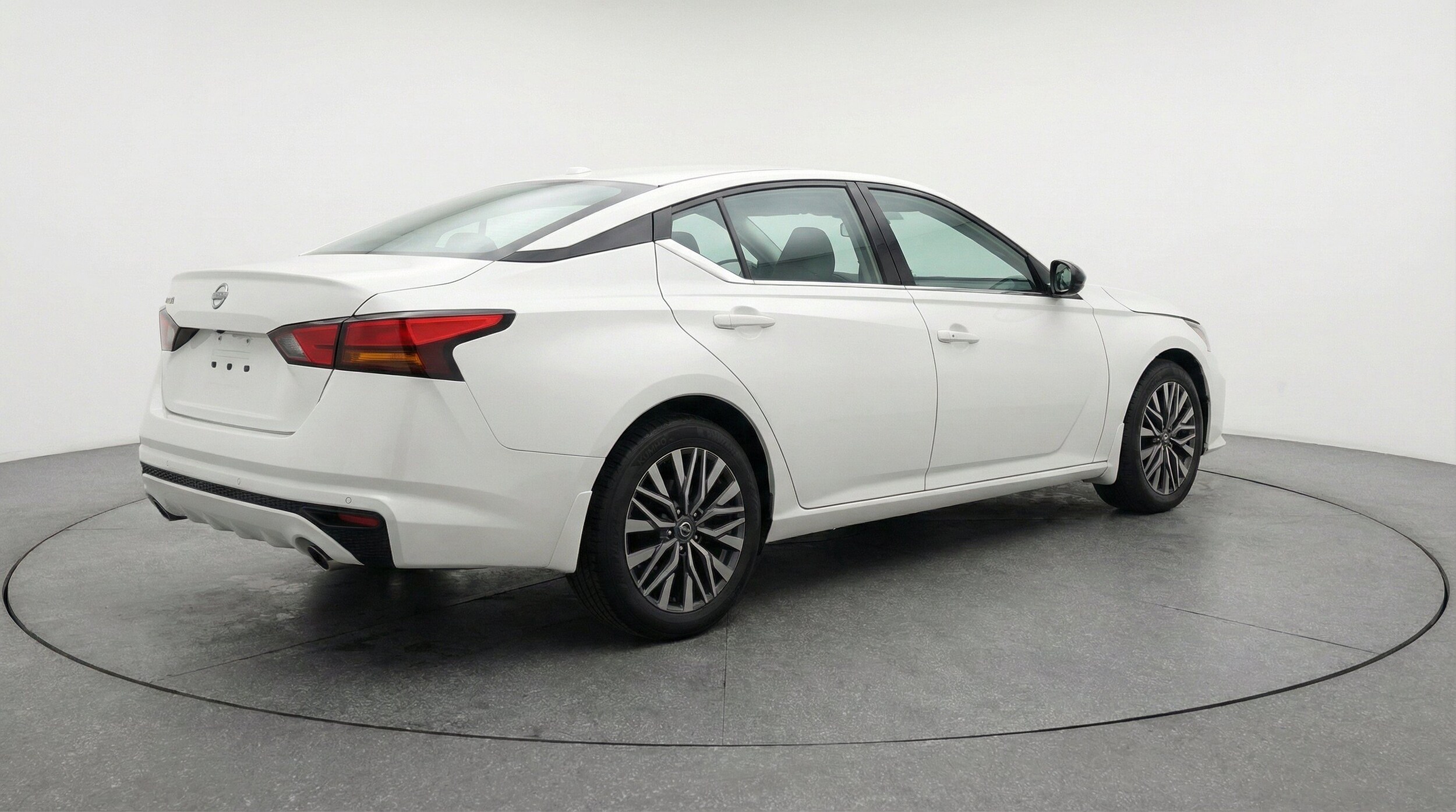 Thumbnail: 2025 Nissan Altima - 9