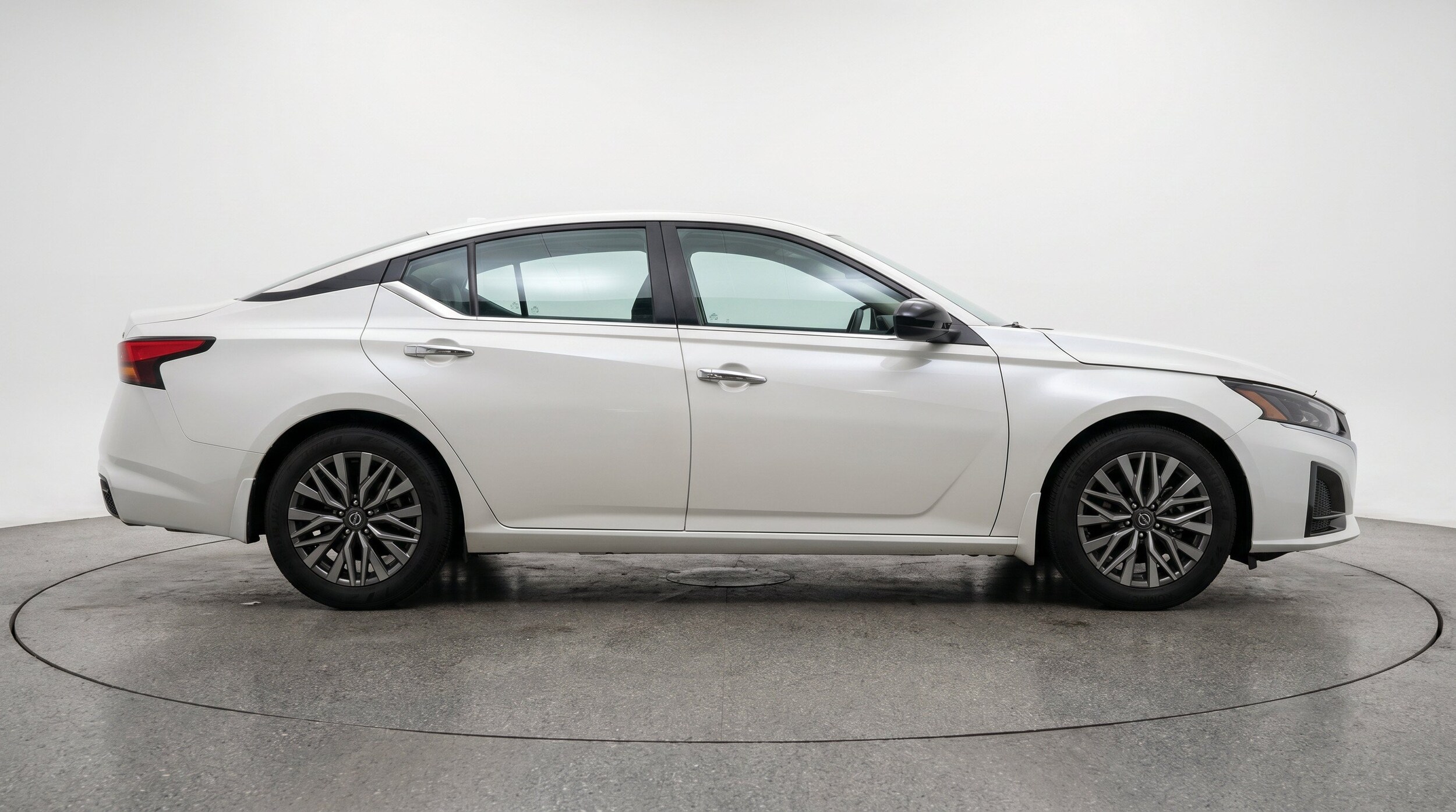 Thumbnail: 2025 Nissan Altima - 10