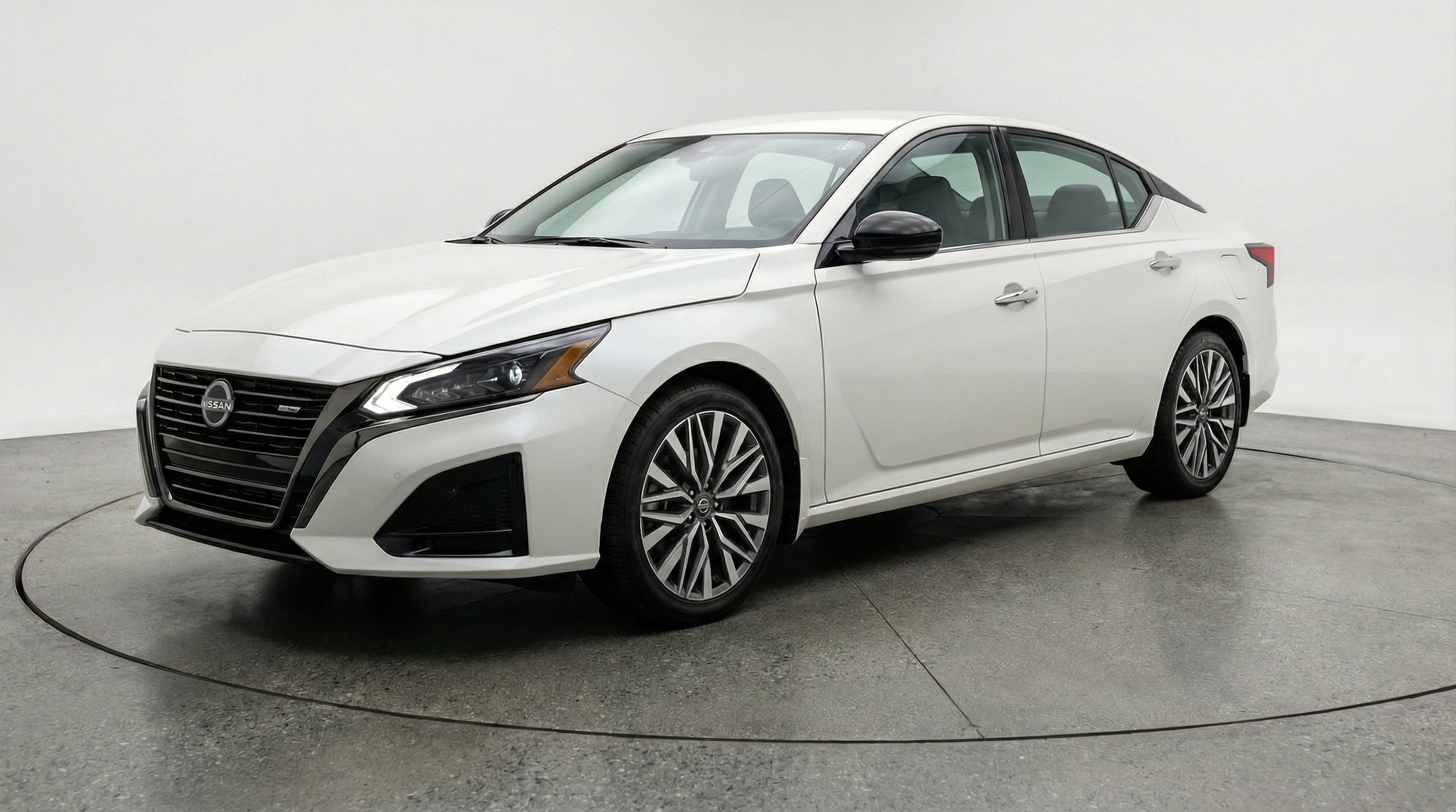 Thumbnail: 2025 Nissan Altima - 3