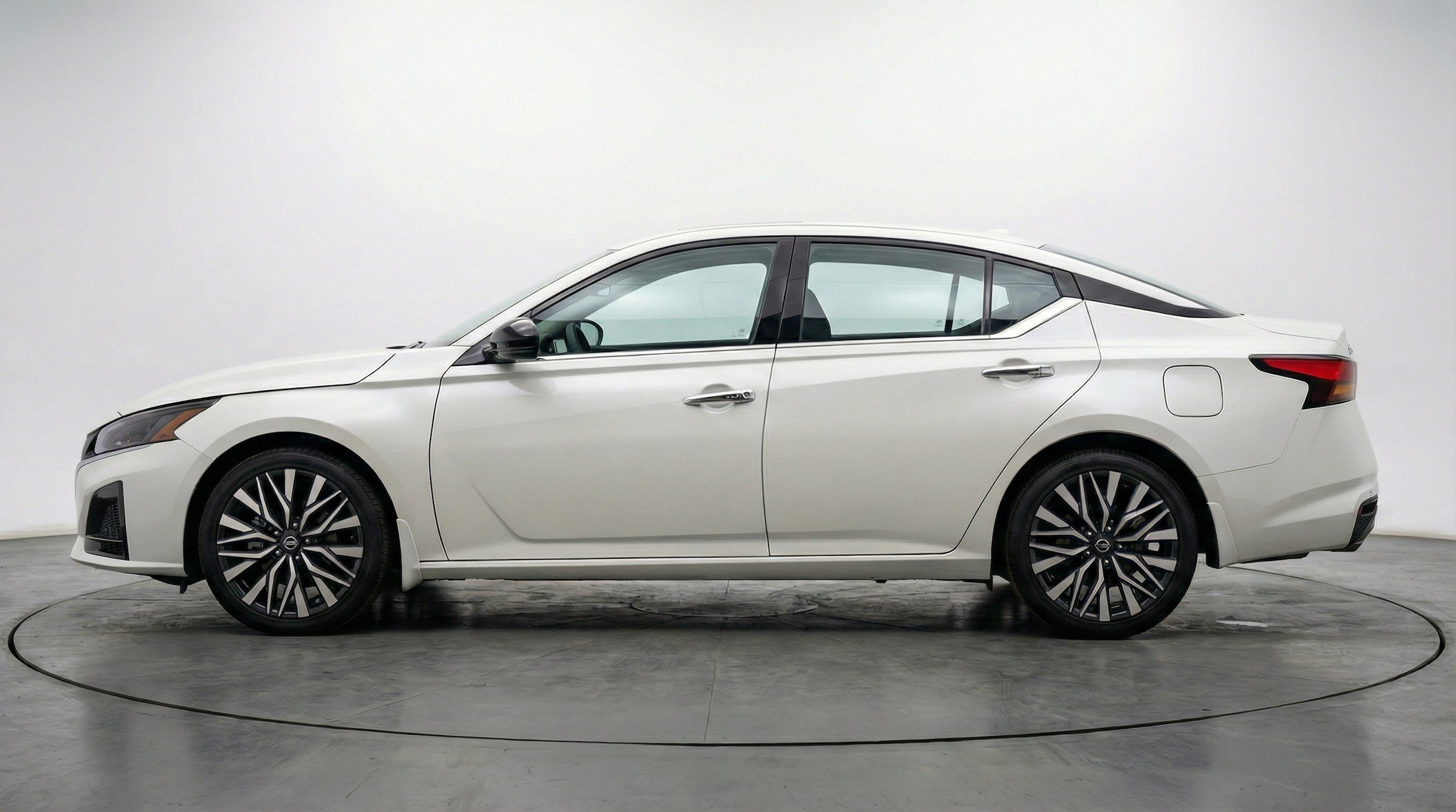 Thumbnail: 2025 Nissan Altima - 5