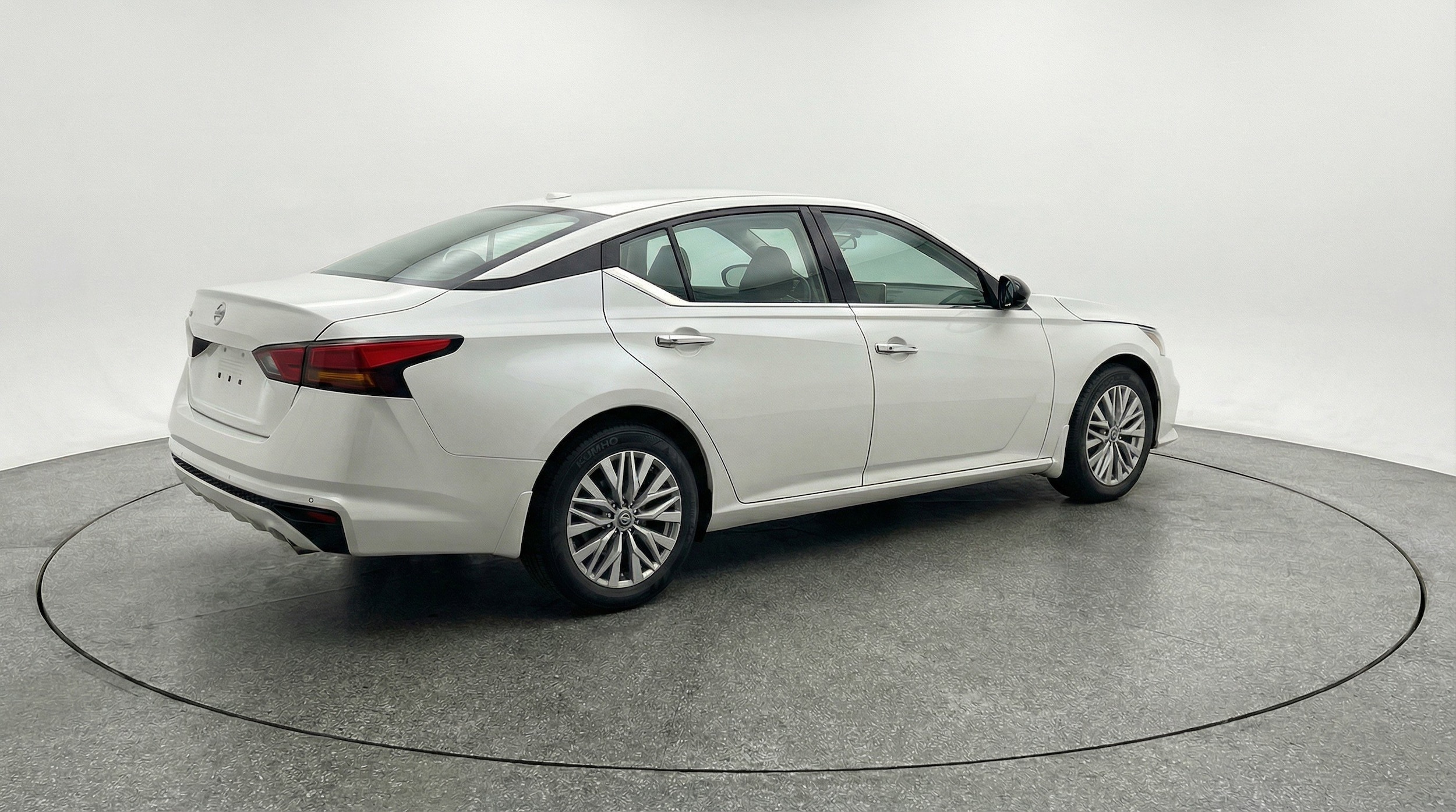 Thumbnail: 2025 Nissan Altima - 9
