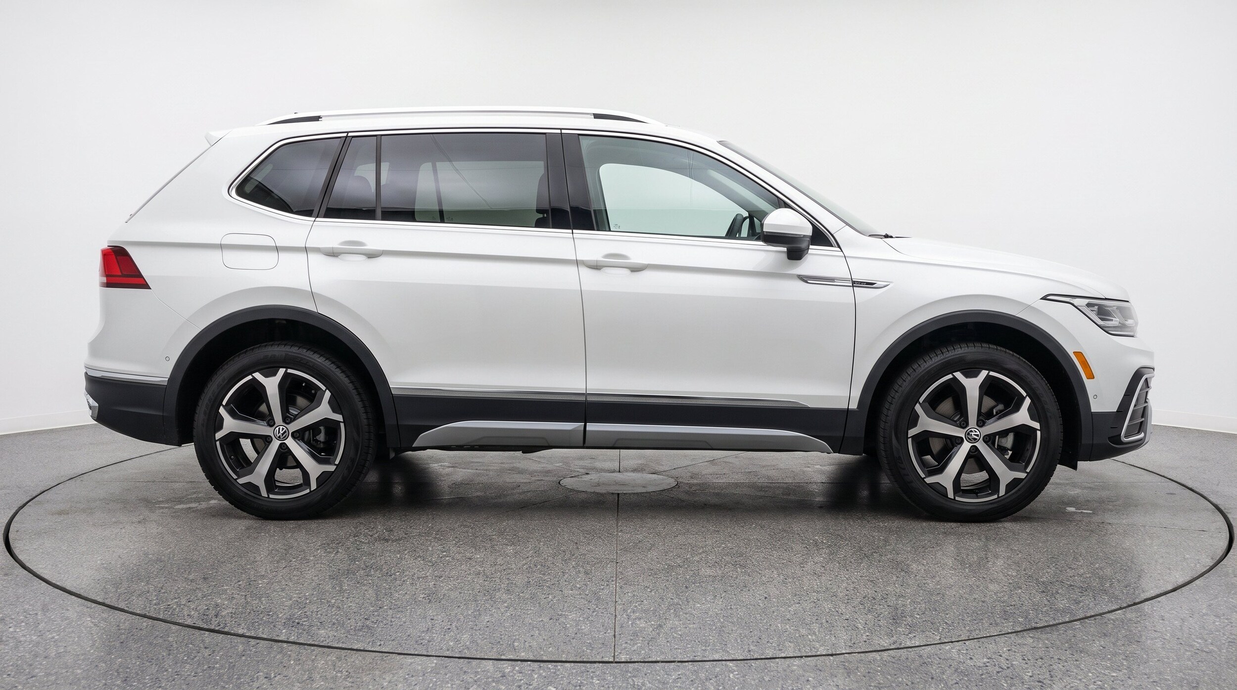 Thumbnail: 2026 Volkswagen Tiguan - 10