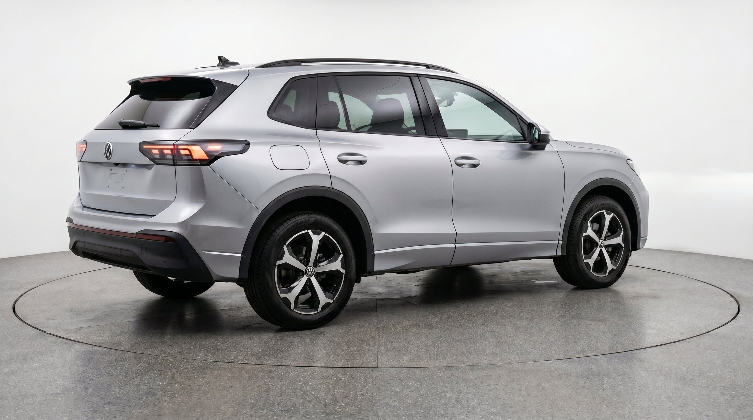 Thumbnail: 2026 Volkswagen Tiguan - 9