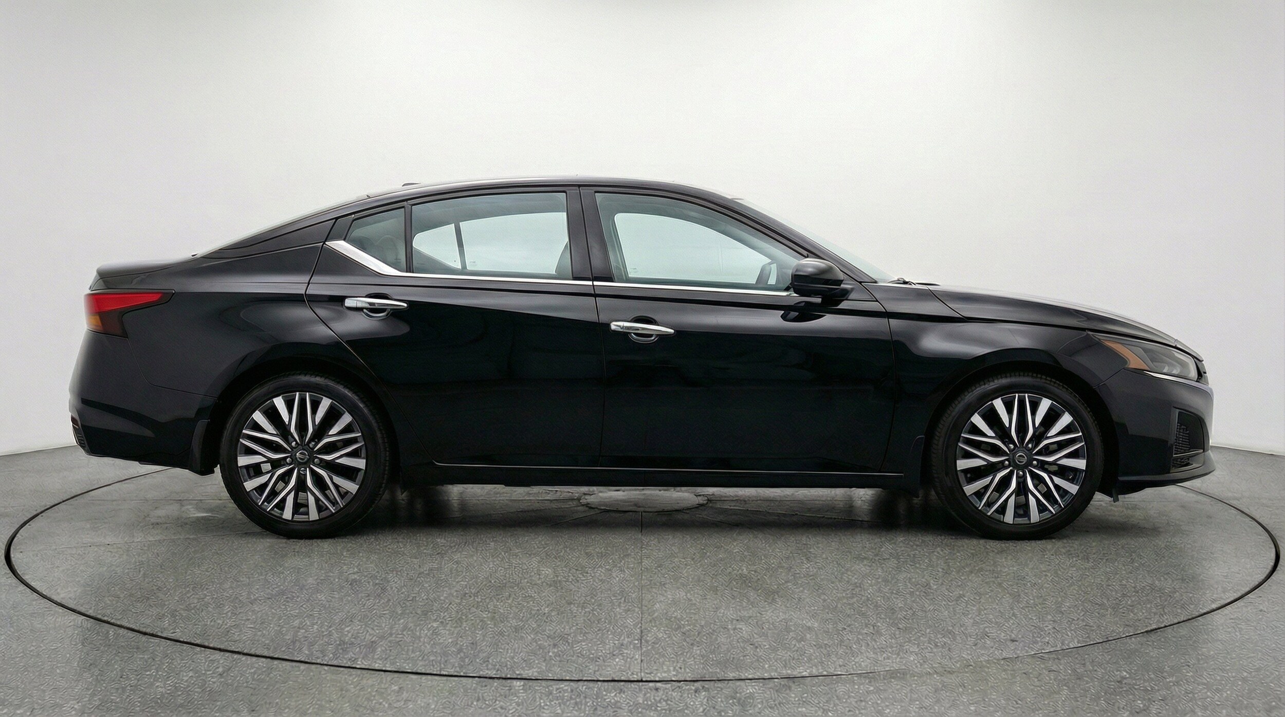 Thumbnail: 2025 Nissan Altima - 11
