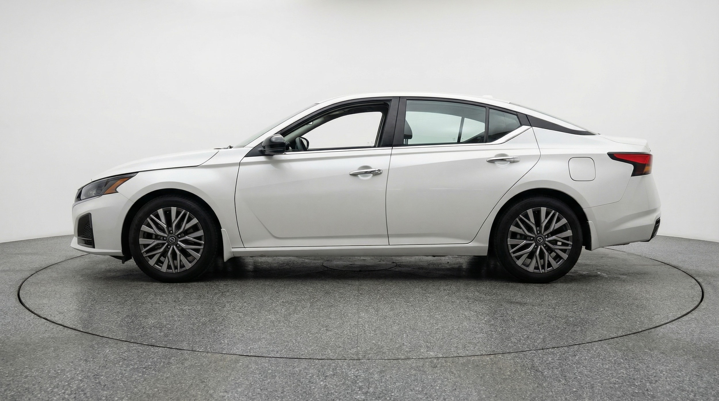 Thumbnail: 2025 Nissan Altima - 4