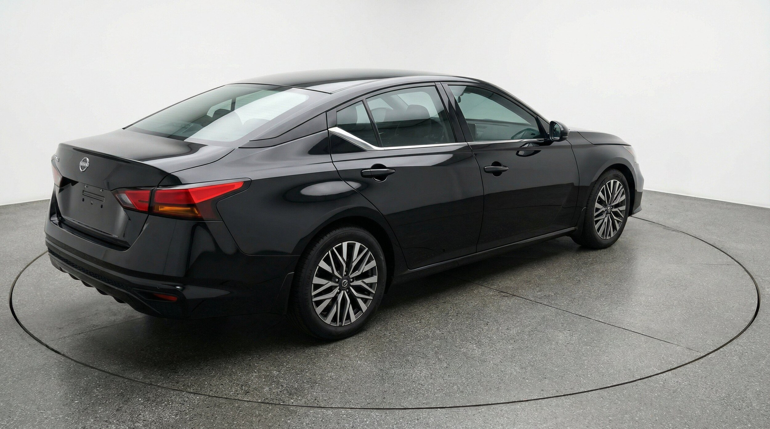 Thumbnail: 2025 Nissan Altima - 9