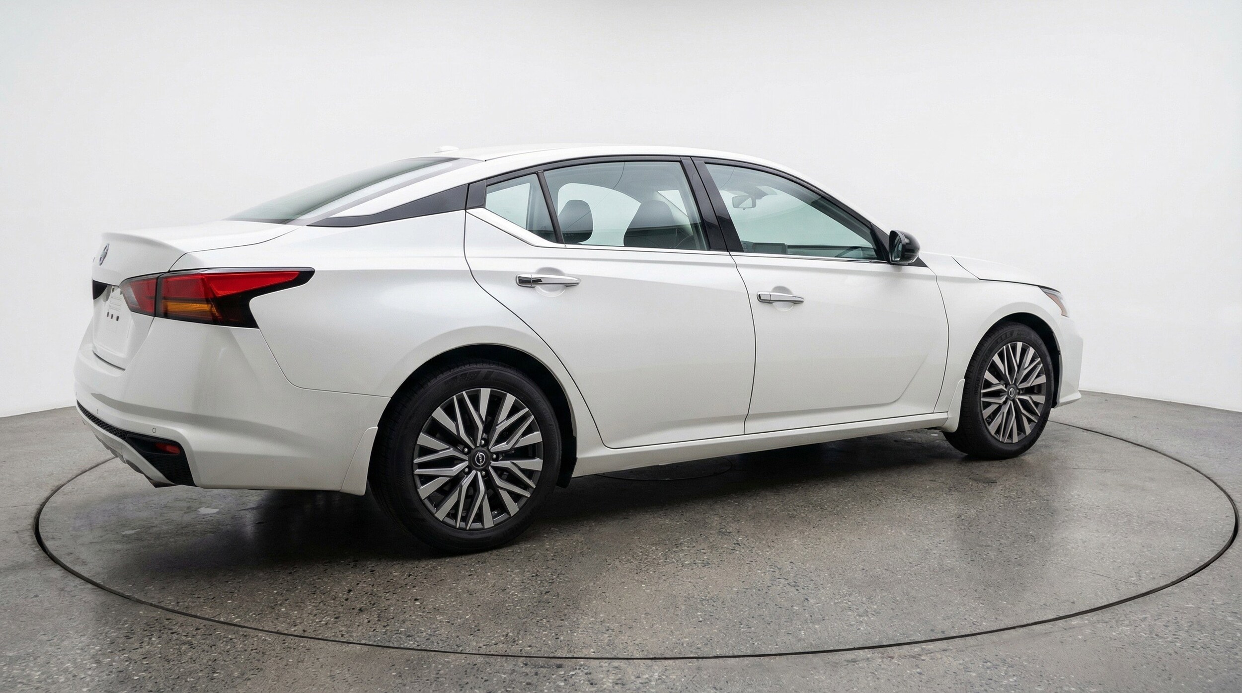 Thumbnail: 2025 Nissan Altima - 9
