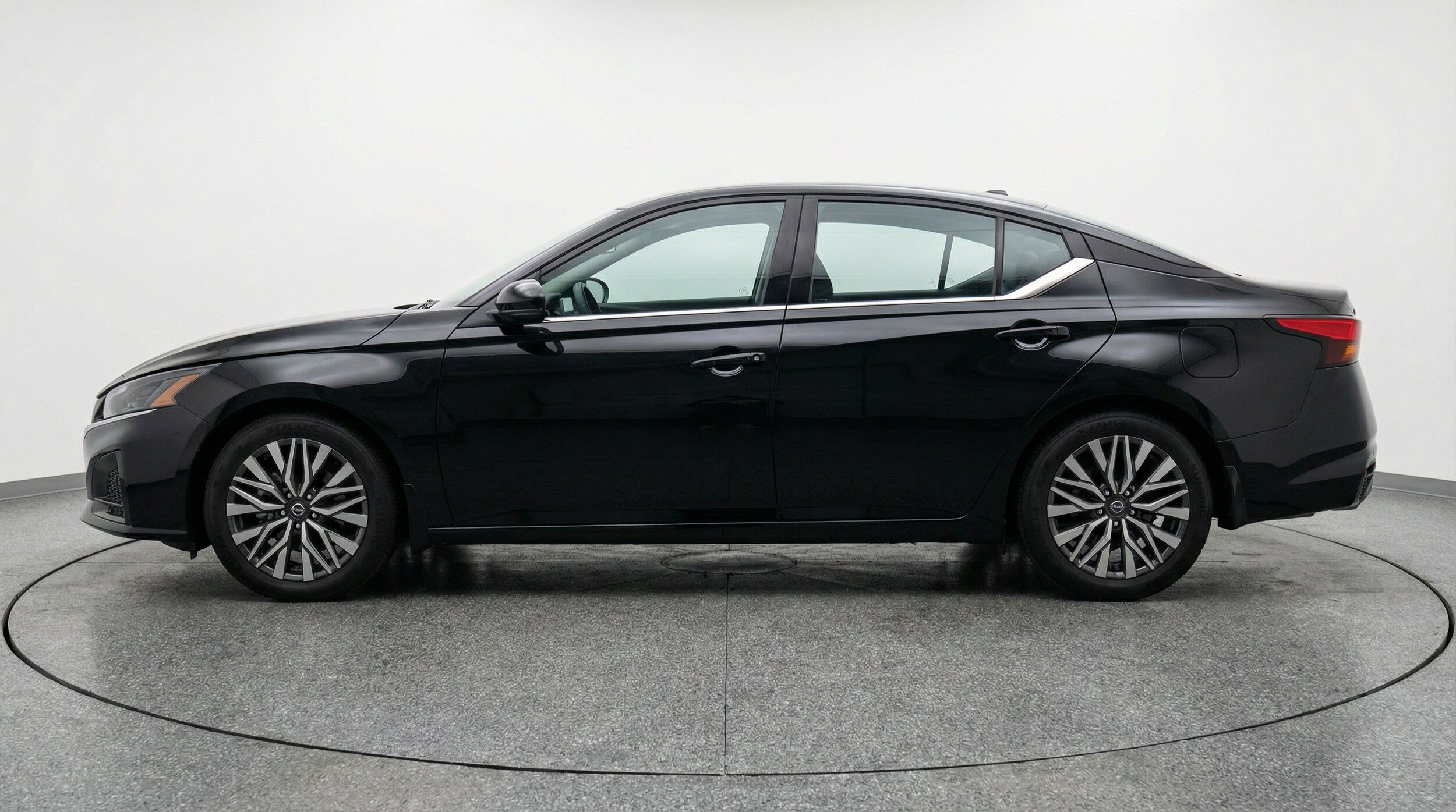 Thumbnail: 2025 Nissan Altima - 5