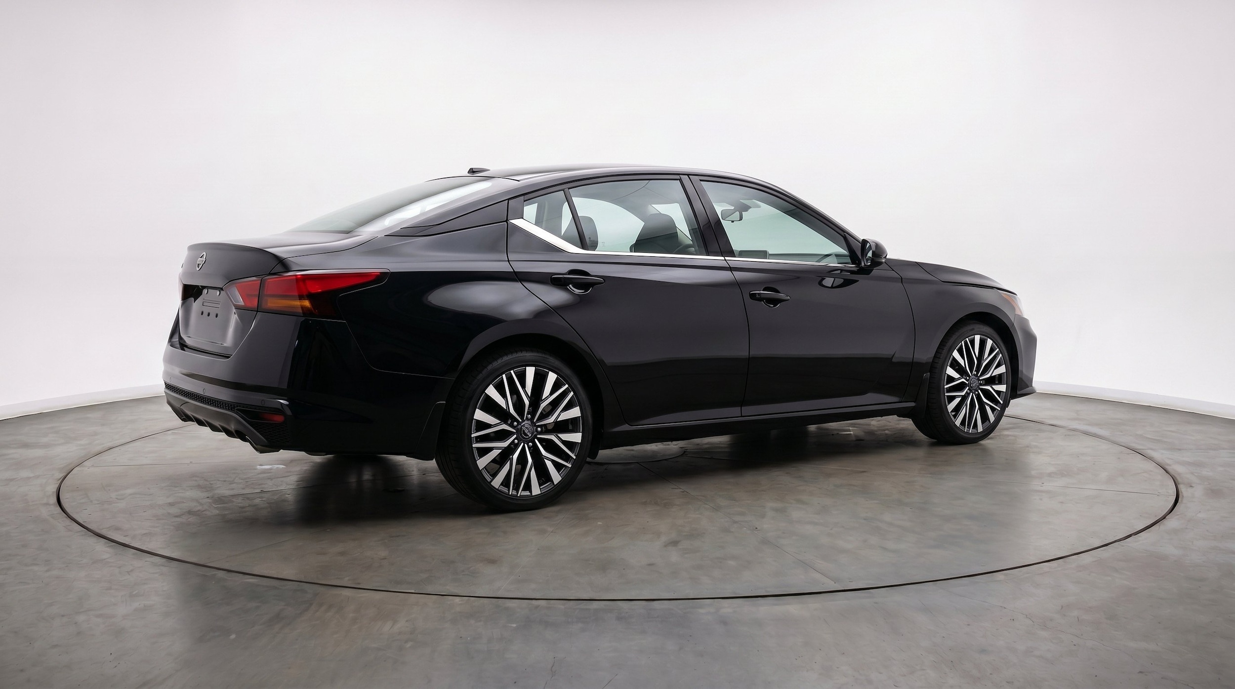 Thumbnail: 2025 Nissan Altima - 9
