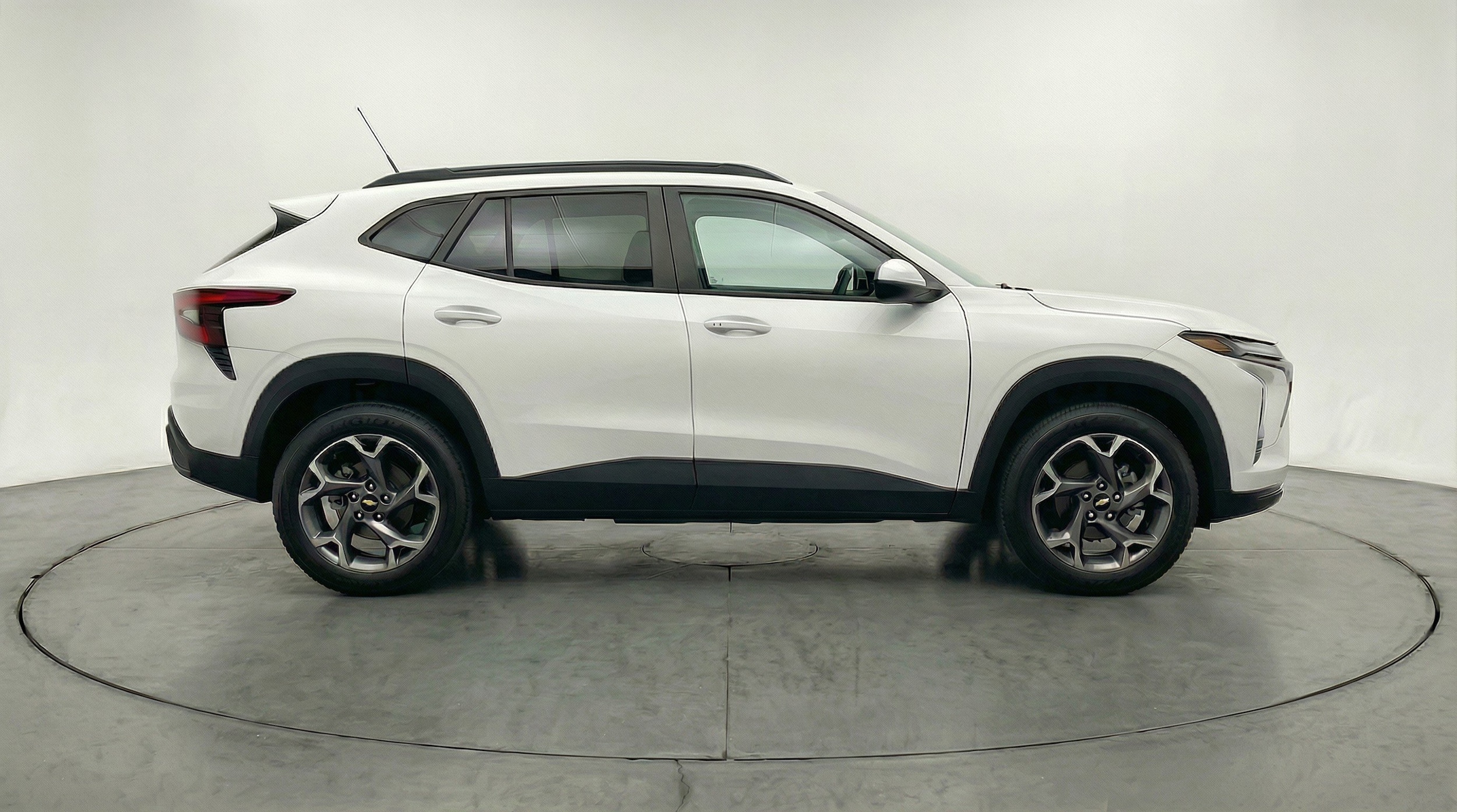 Thumbnail: 2025 Chevrolet Trax - 11