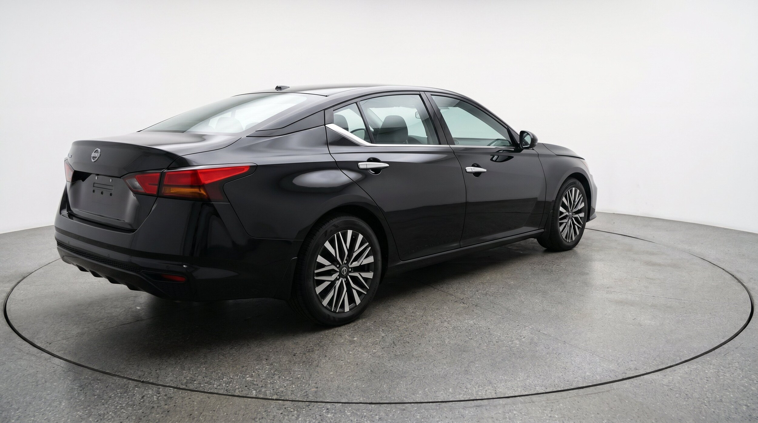Thumbnail: 2025 Nissan Altima - 9