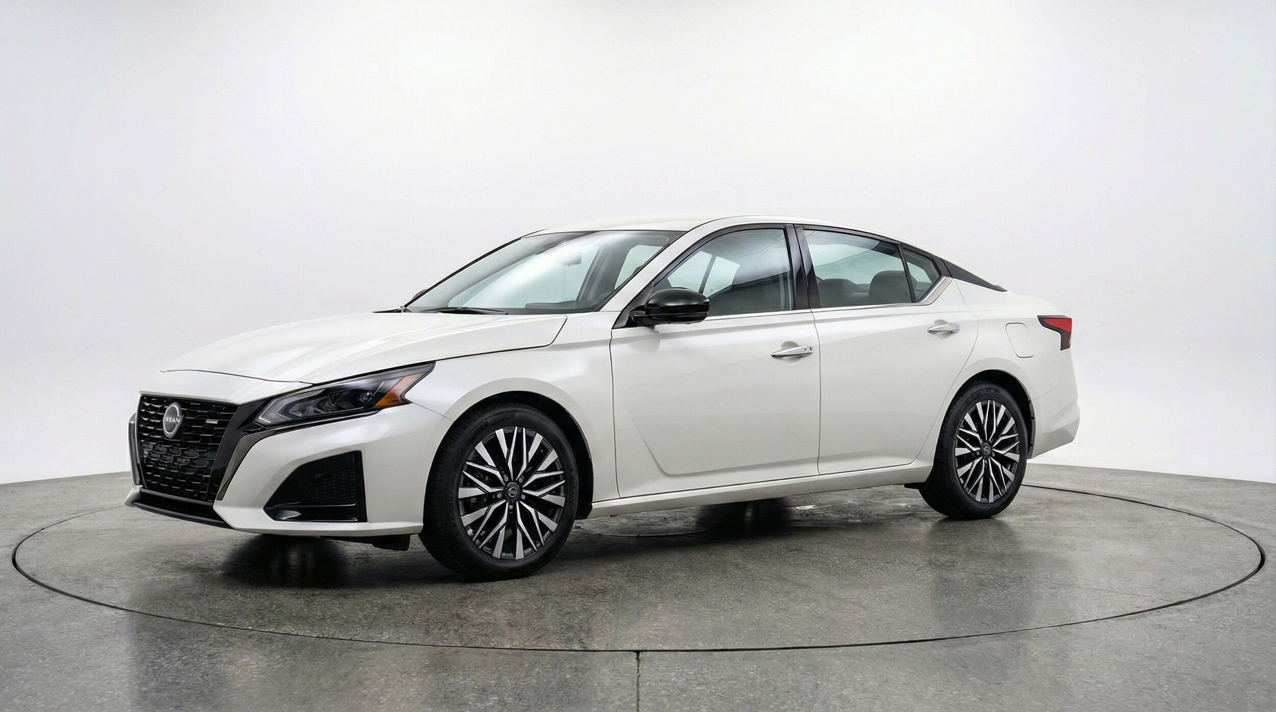Thumbnail: 2025 Nissan Altima - 3
