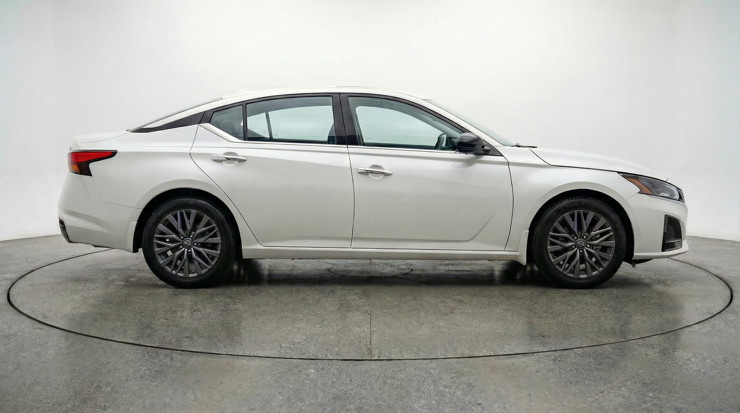 Thumbnail: 2025 Nissan Altima - 8