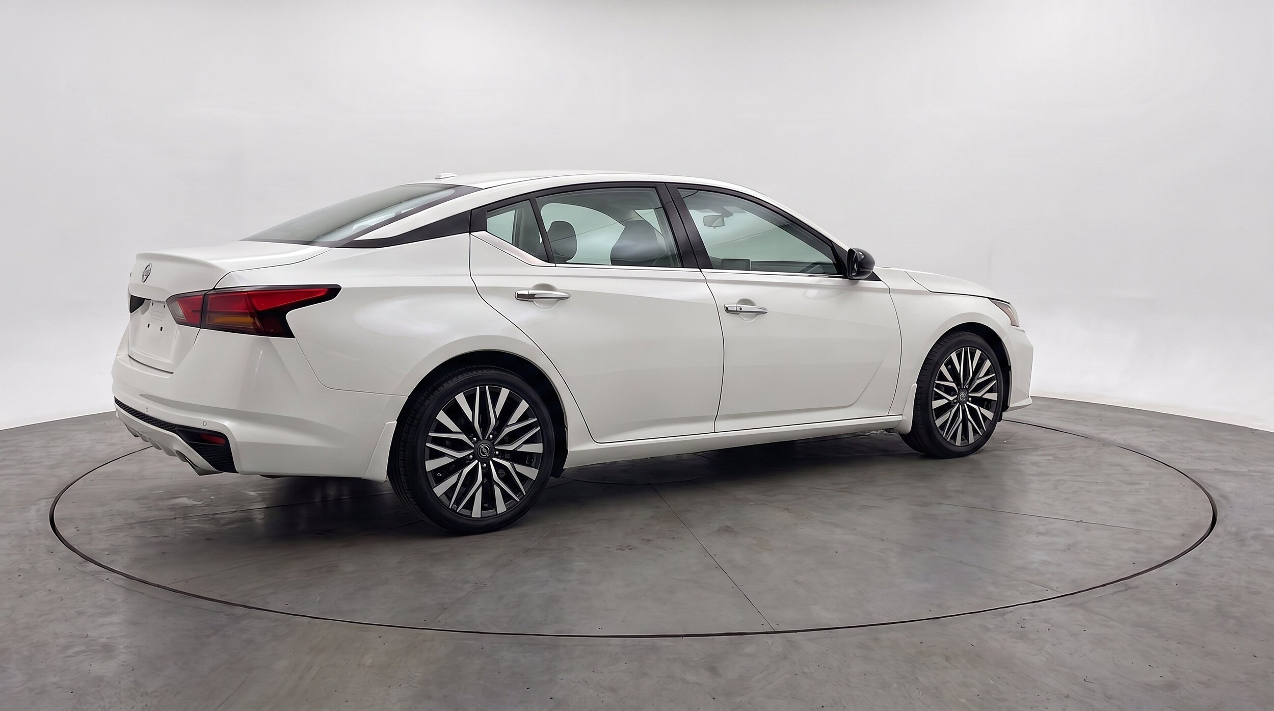 Thumbnail: 2025 Nissan Altima - 9