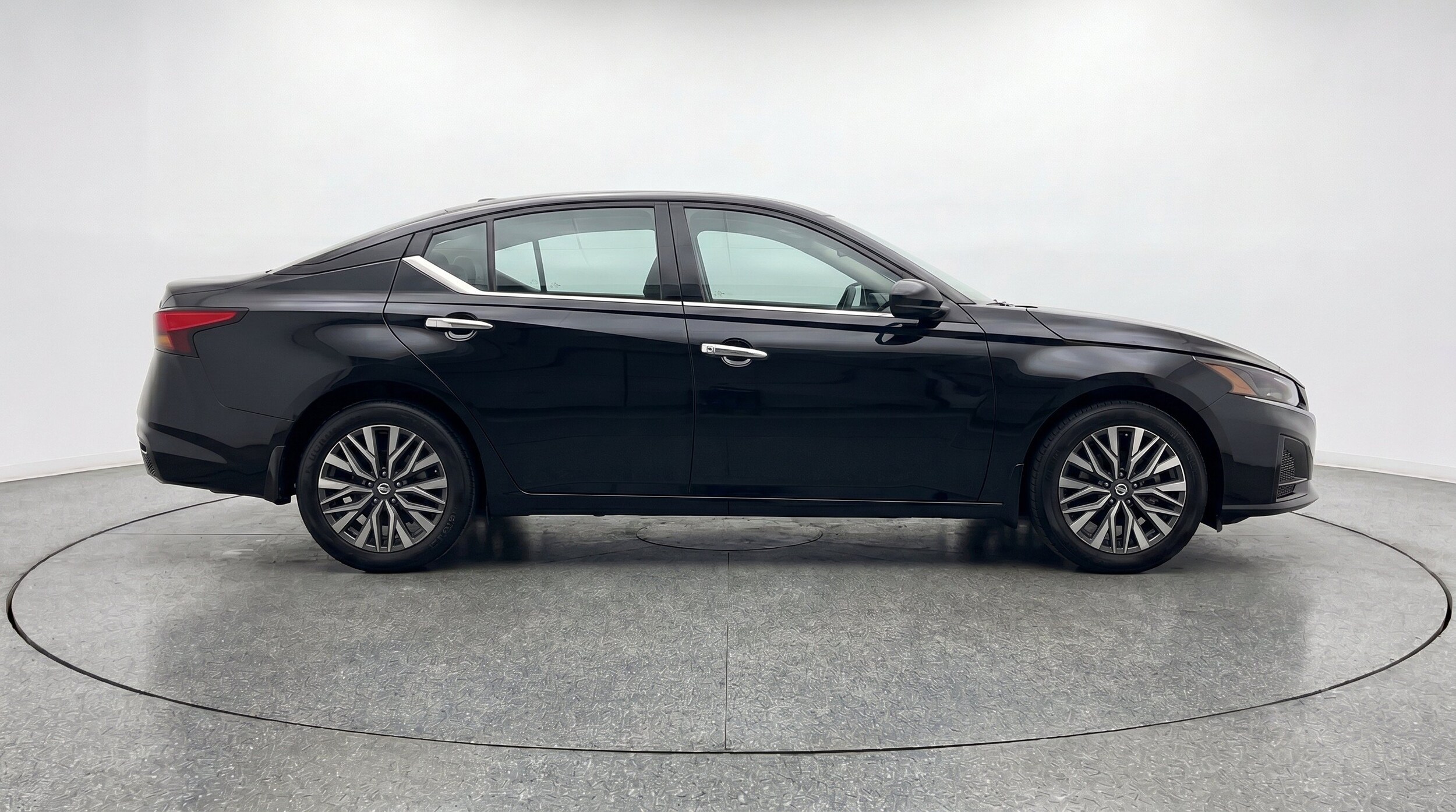 Thumbnail: 2025 Nissan Altima - 11