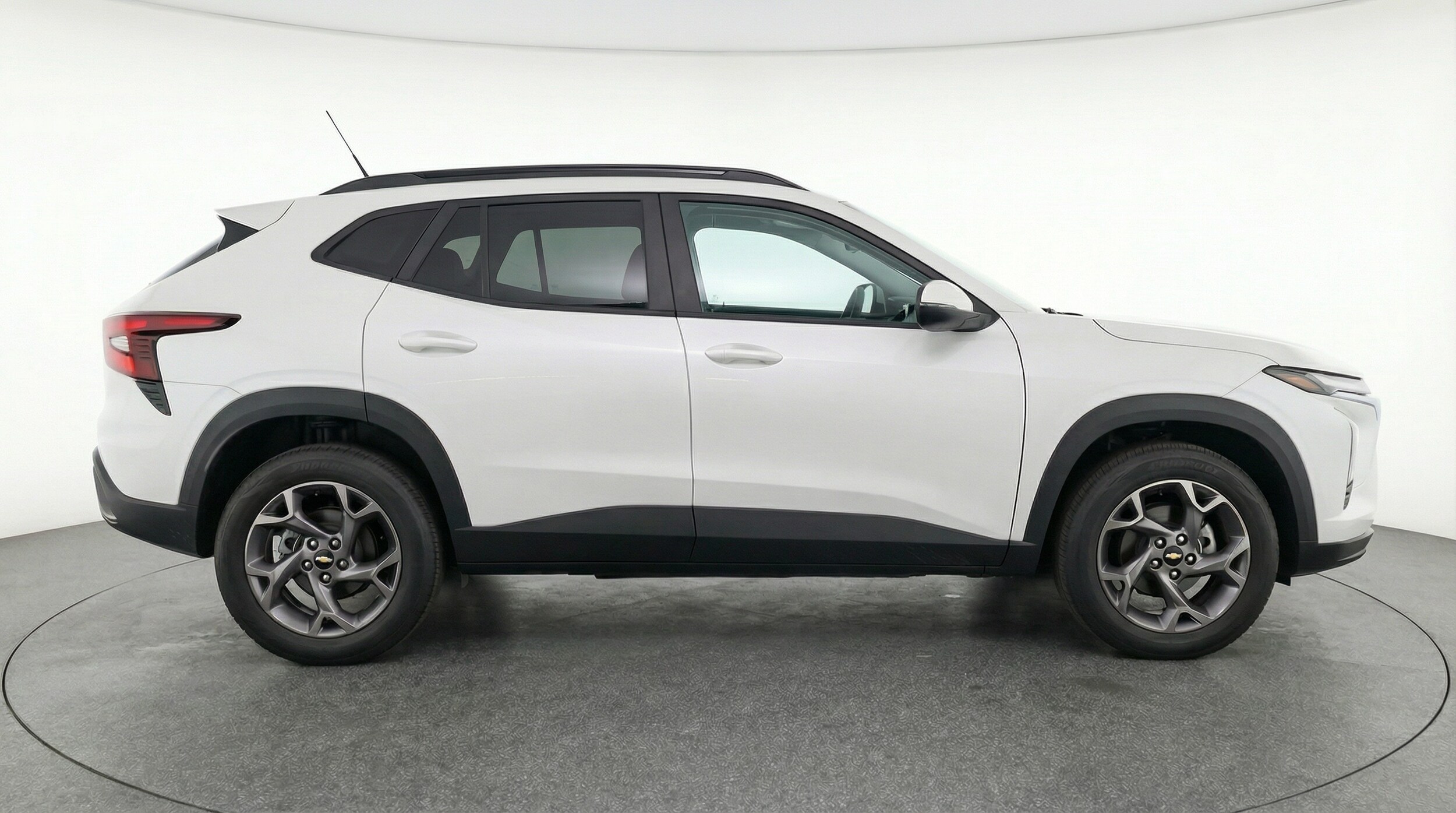 Thumbnail: 2025 Chevrolet Trax - 8