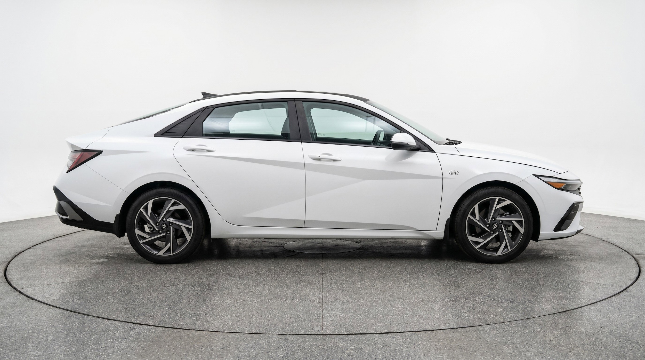 Thumbnail: 2025 Hyundai Elantra - 11