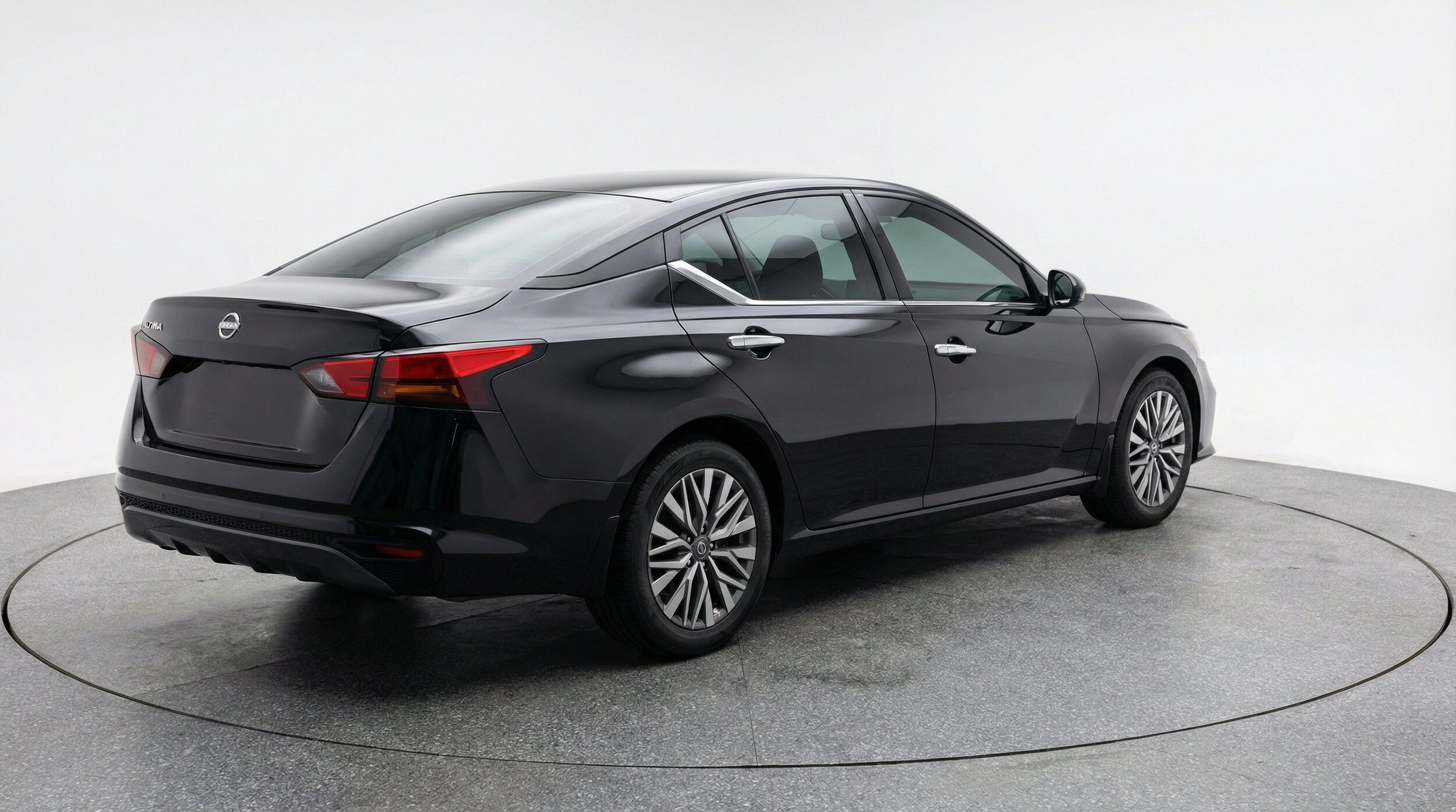 Thumbnail: 2025 Nissan Altima - 9