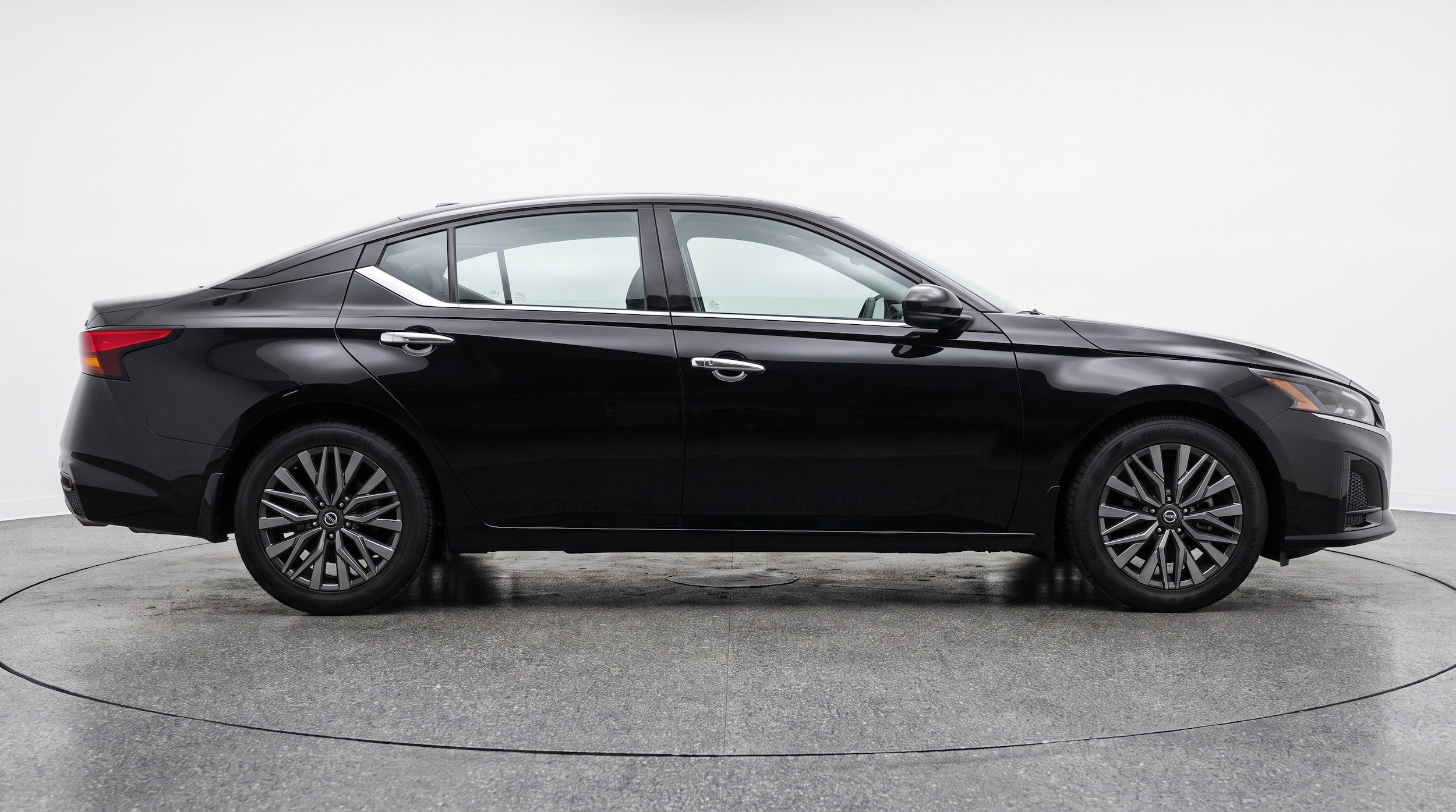 Thumbnail: 2025 Nissan Altima - 10