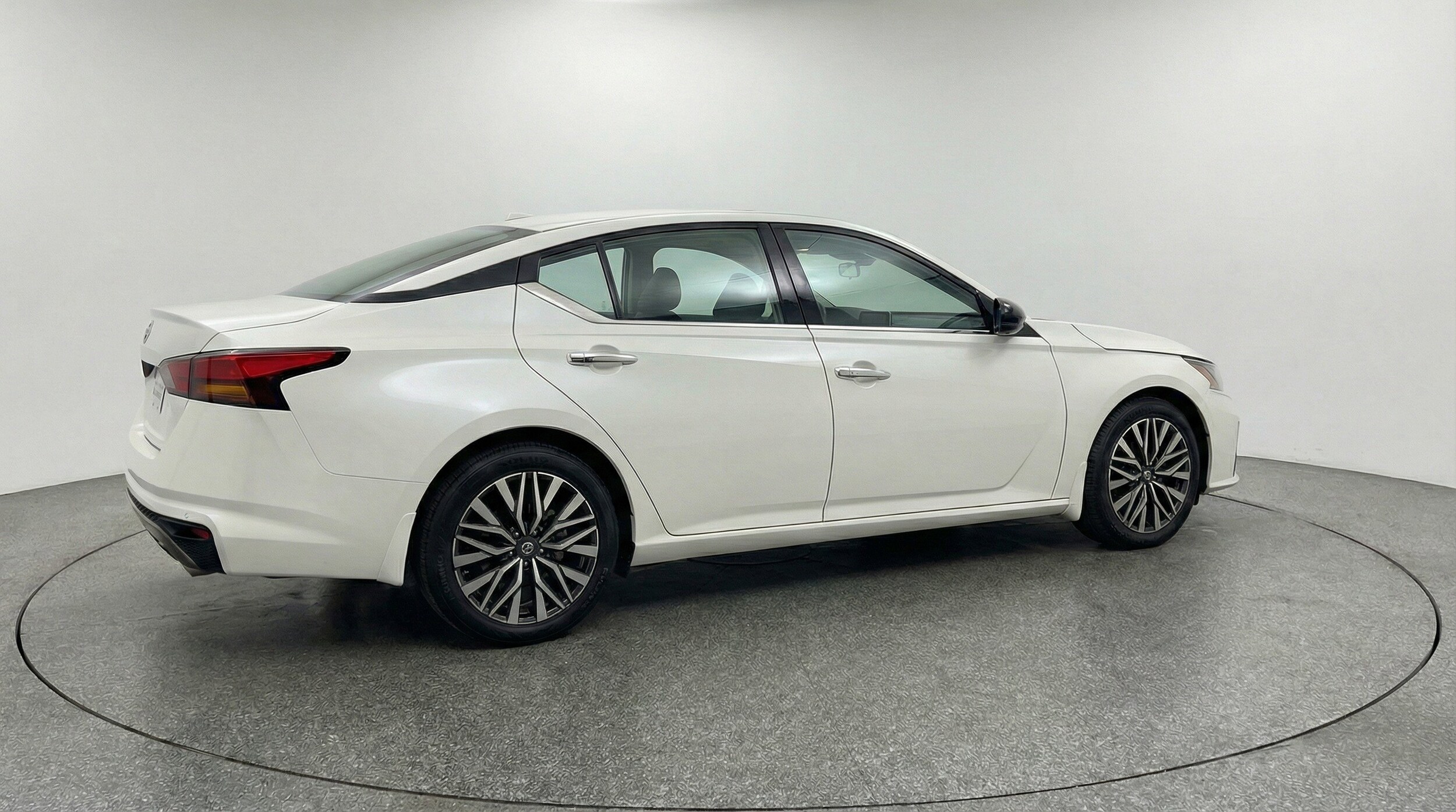 Thumbnail: 2025 Nissan Altima - 9