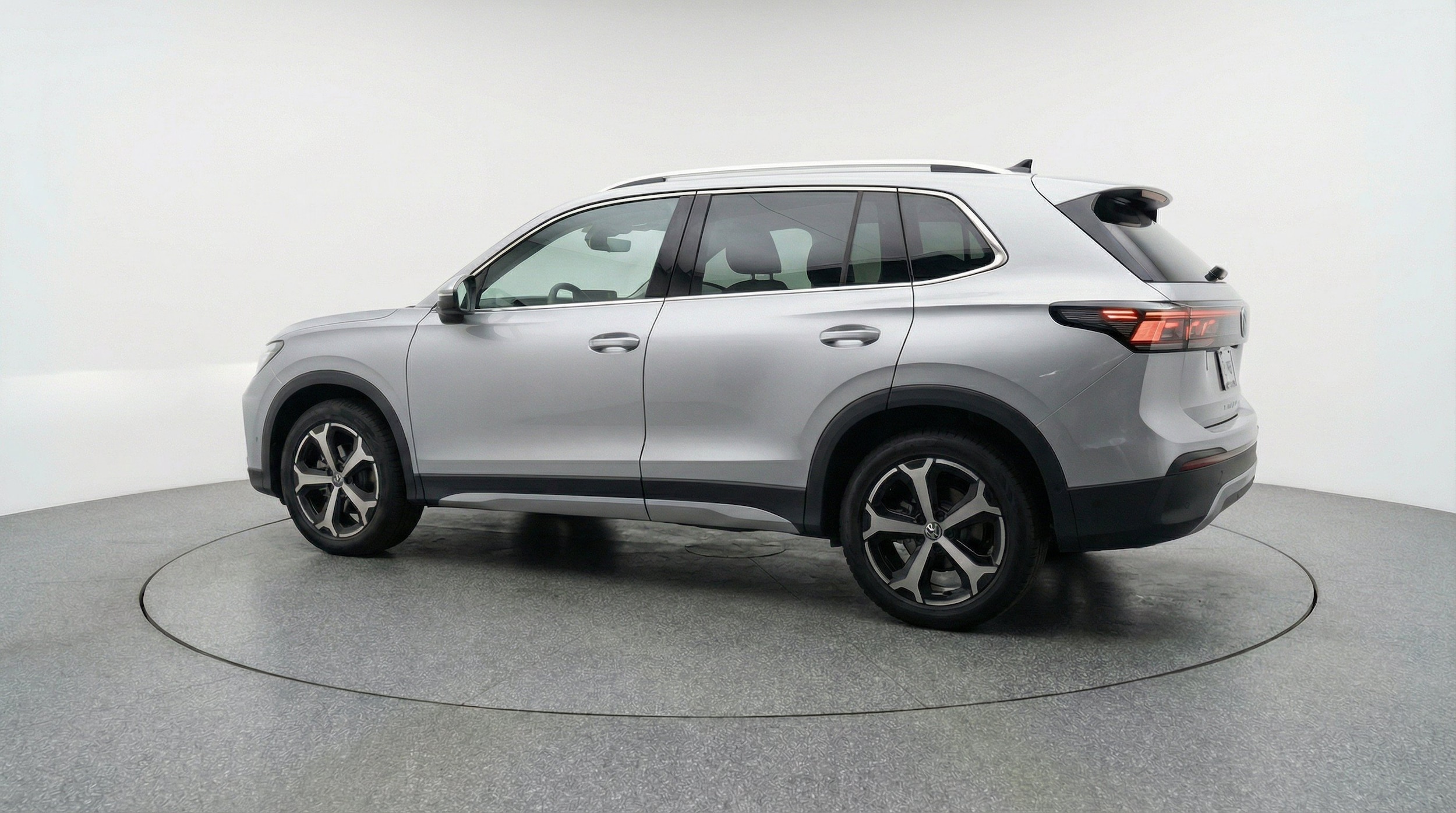Thumbnail: 2026 Volkswagen Tiguan - 6