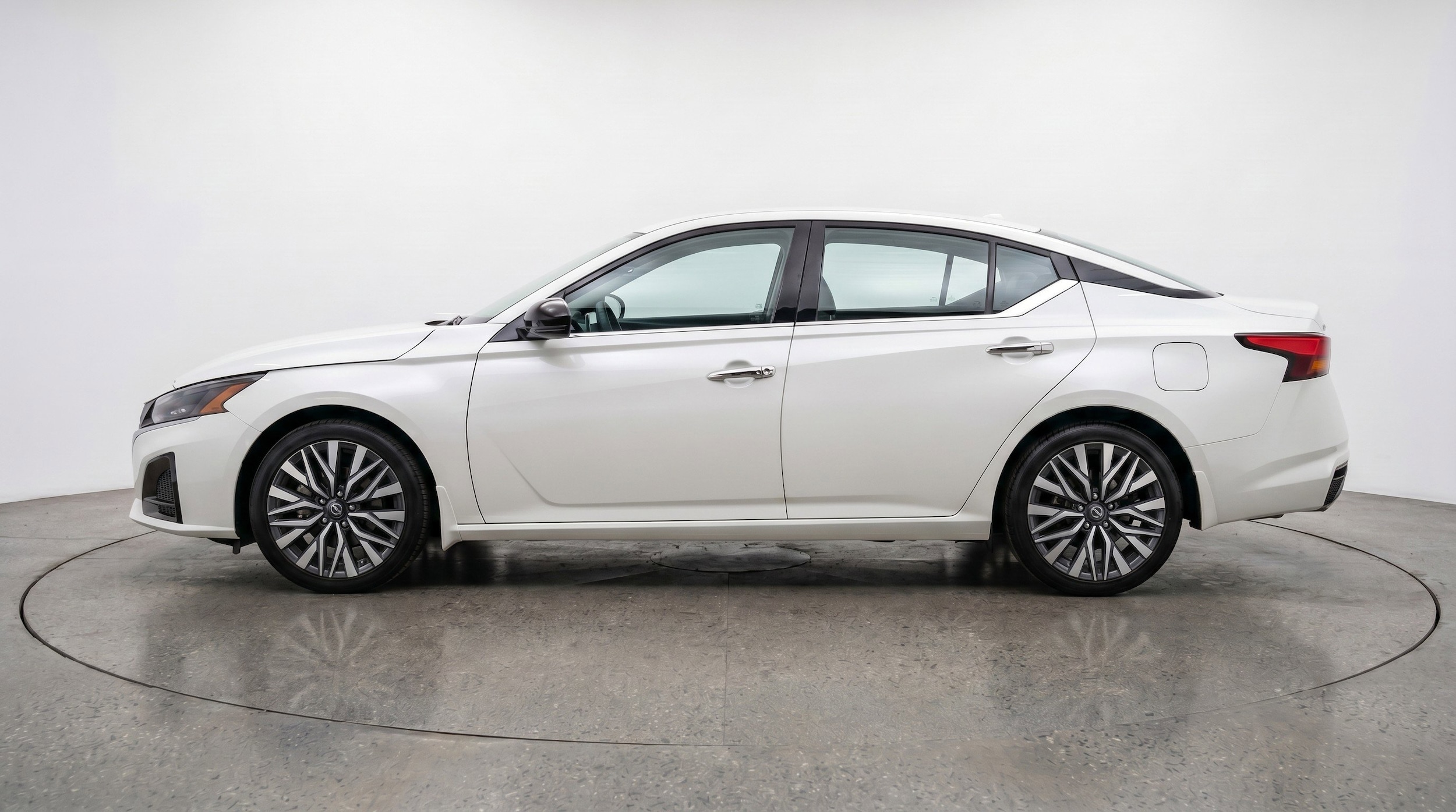 Thumbnail: 2025 Nissan Altima - 5